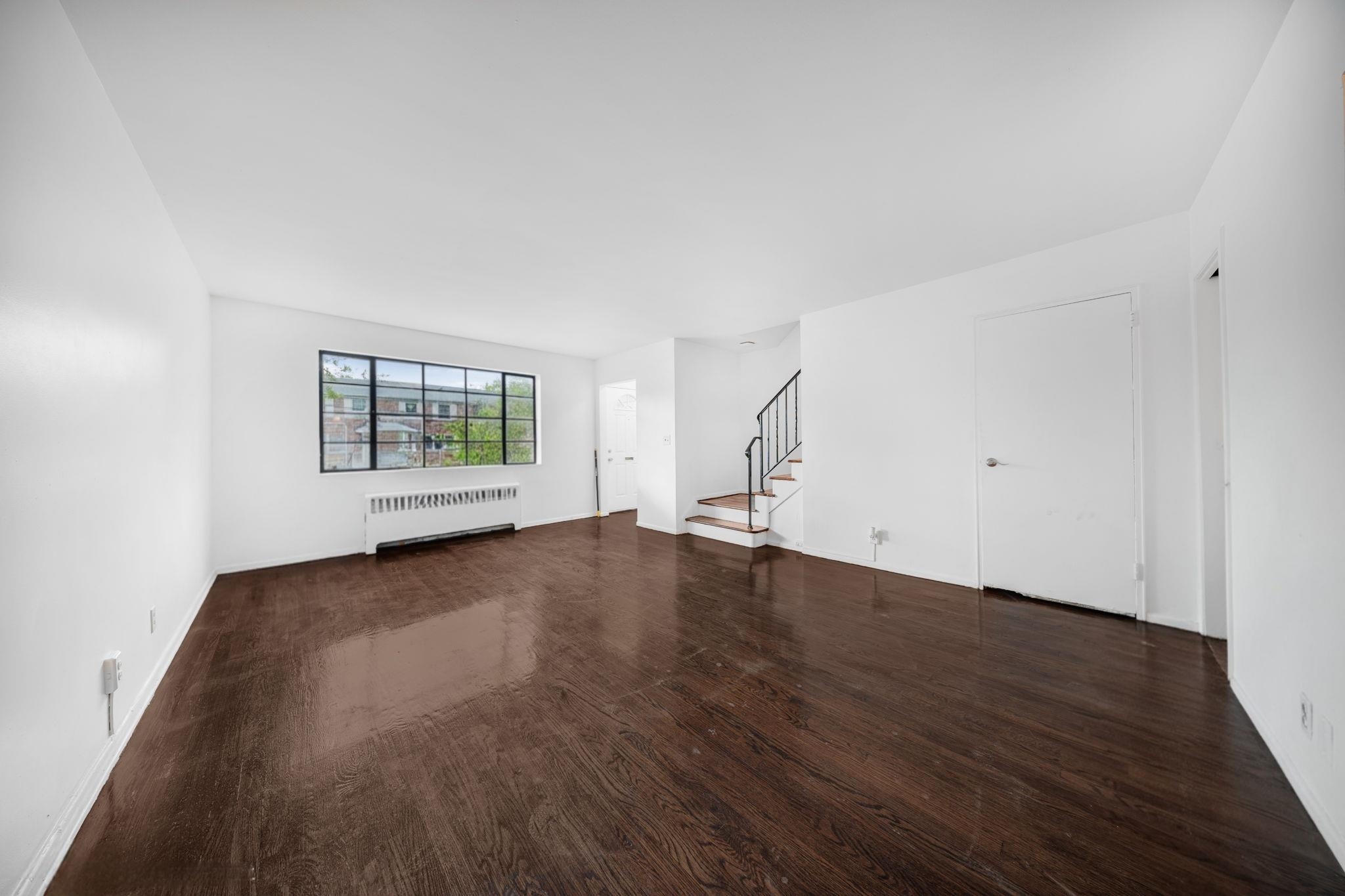 44 College St Property Photo 14