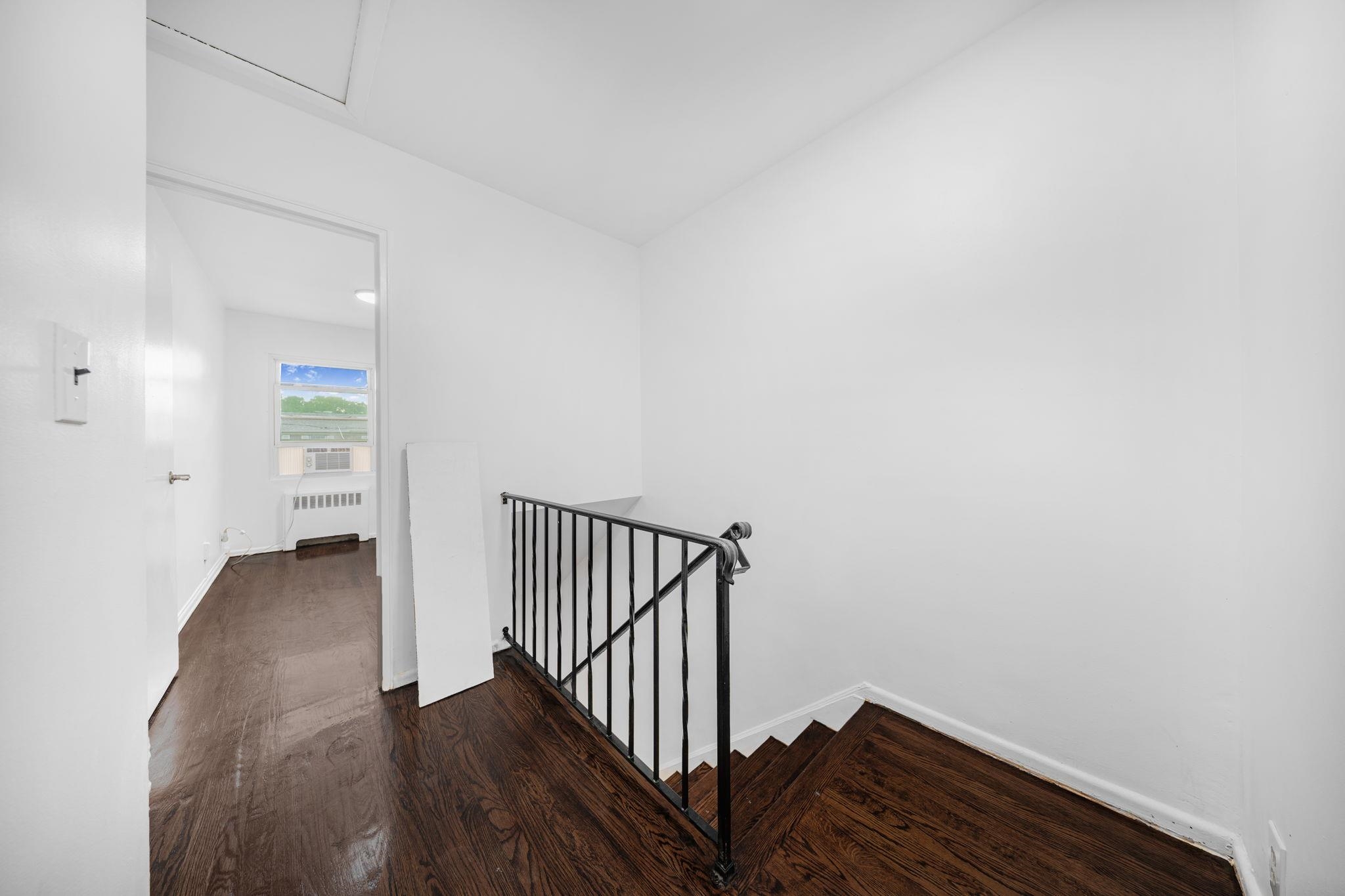 44 College St Property Photo 20