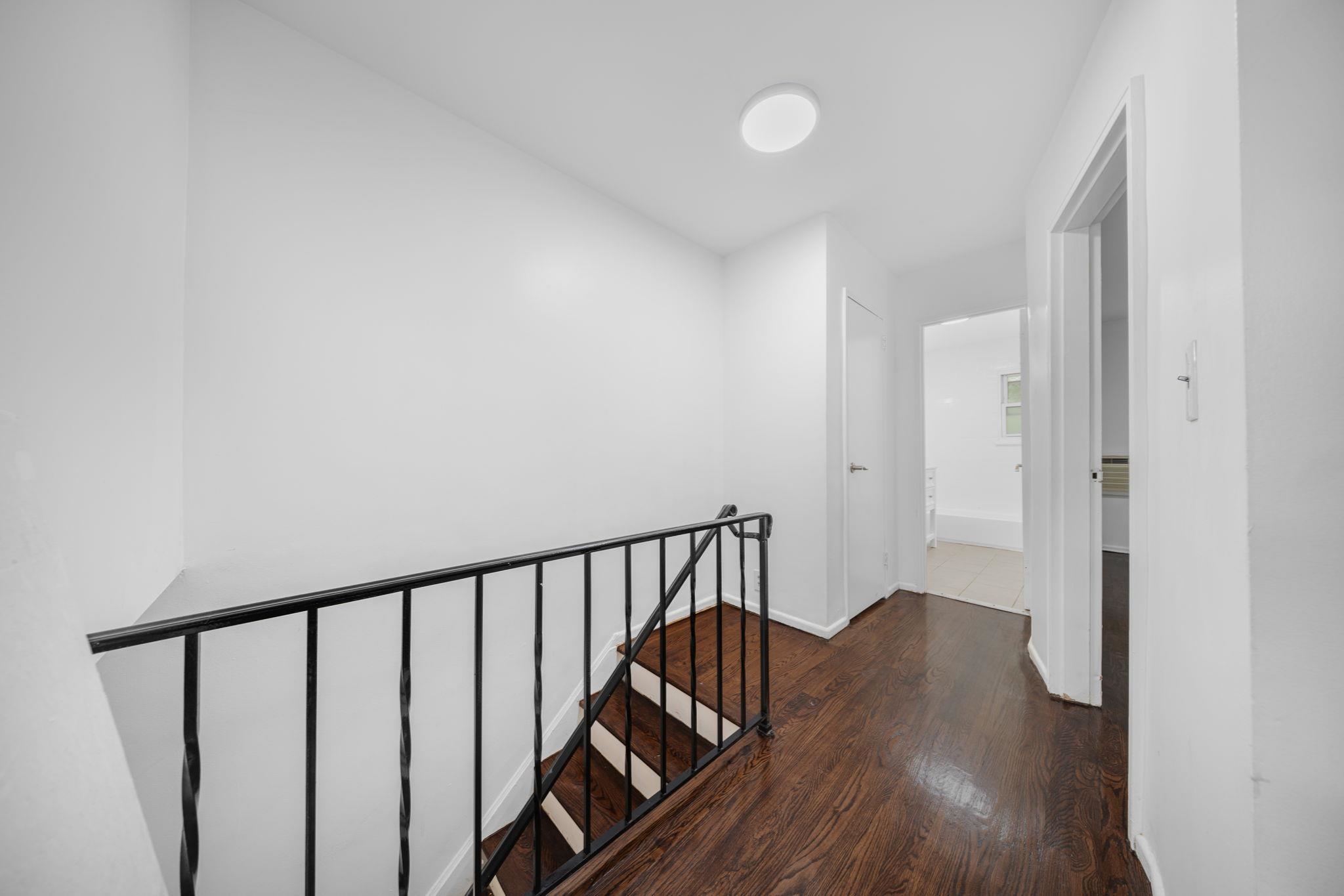 44 College St Property Photo 21
