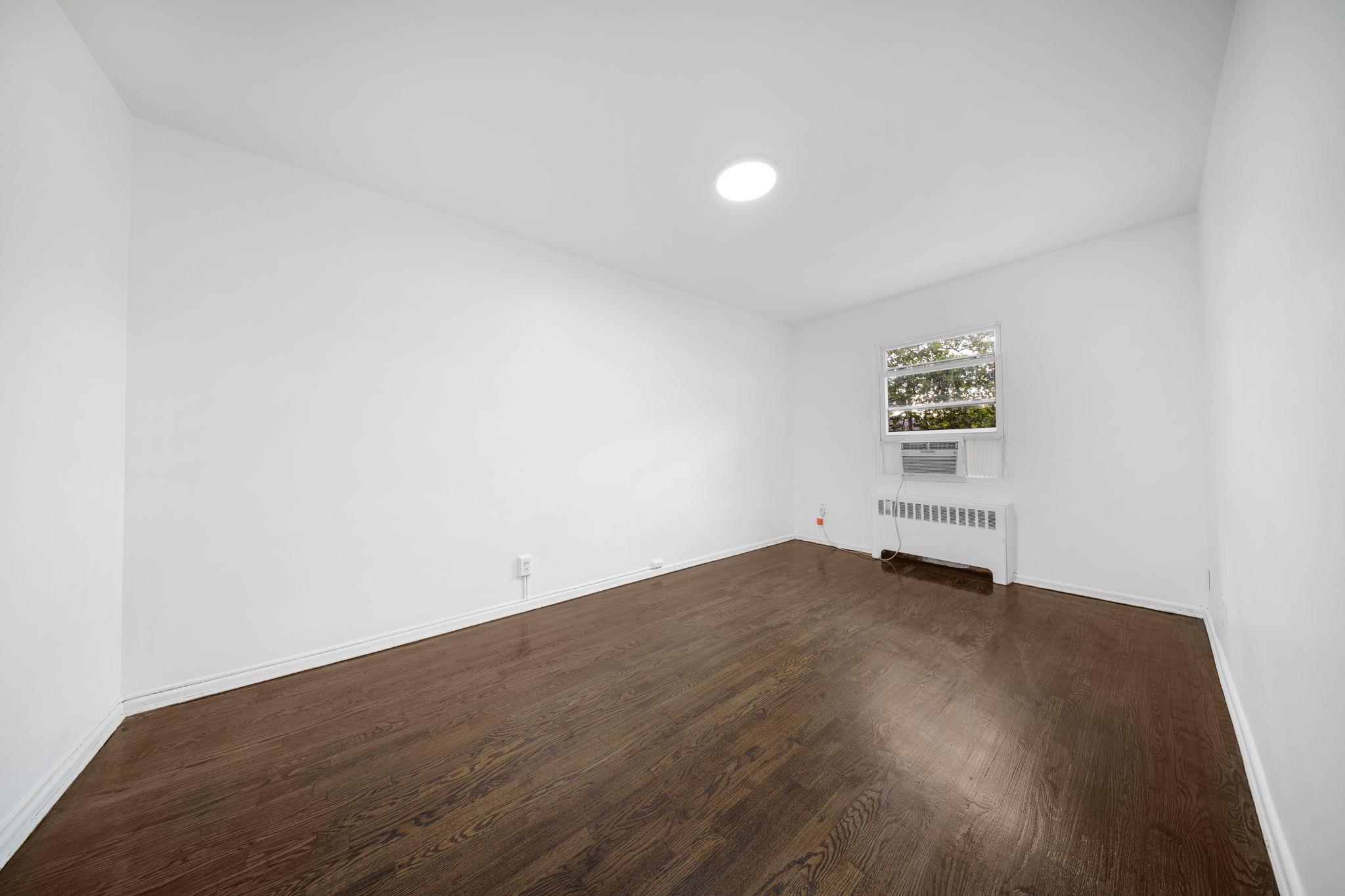 44 College St Property Photo 22