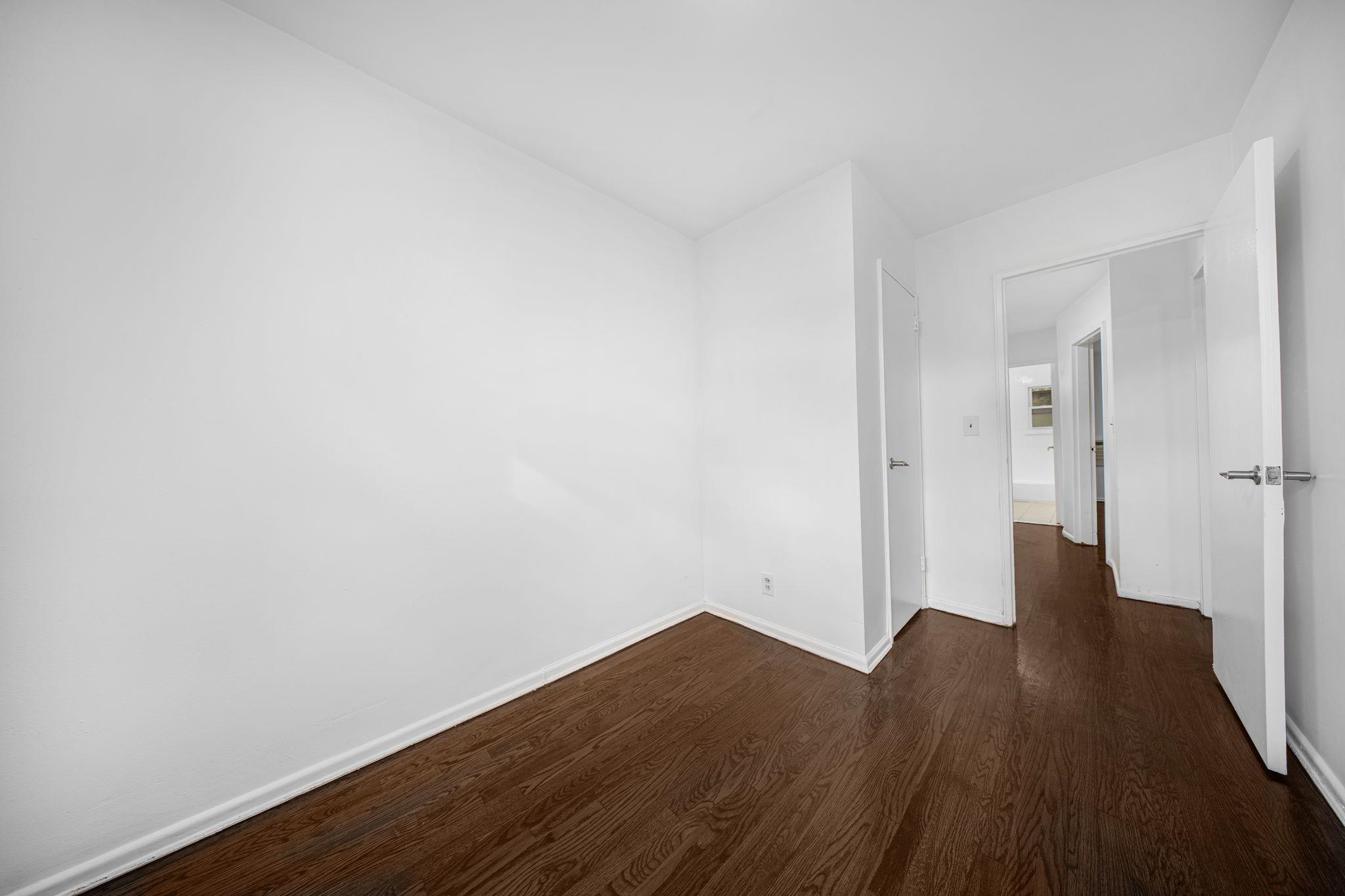 44 College St Property Photo 25