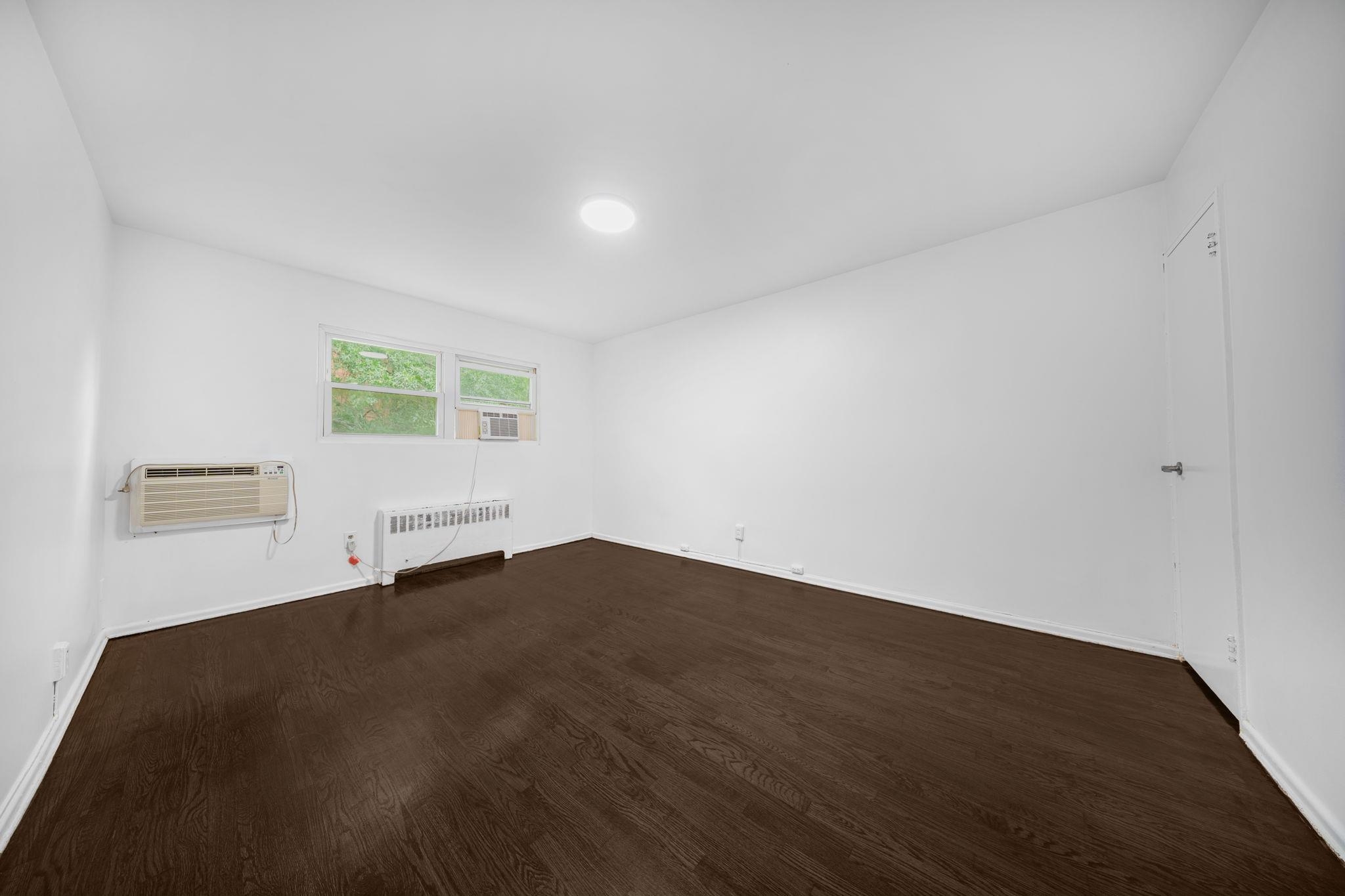 44 College St Property Photo 27