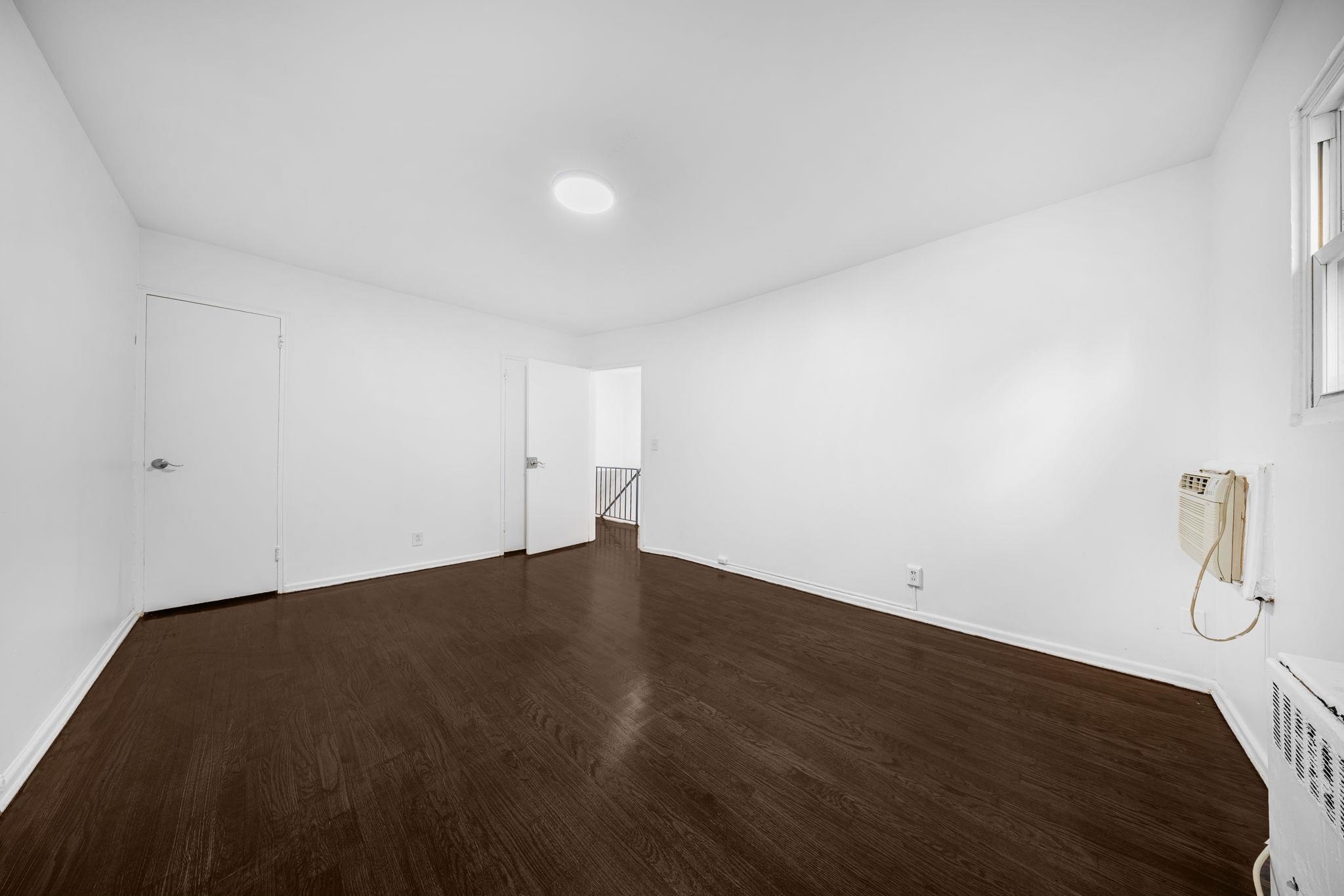 44 College St Property Photo 28