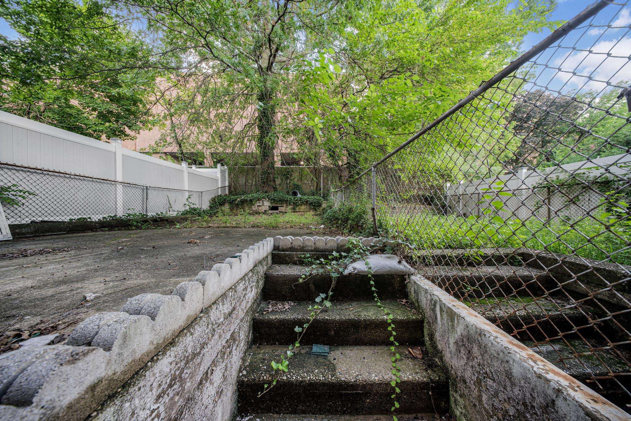 44 College St Property Photo 33