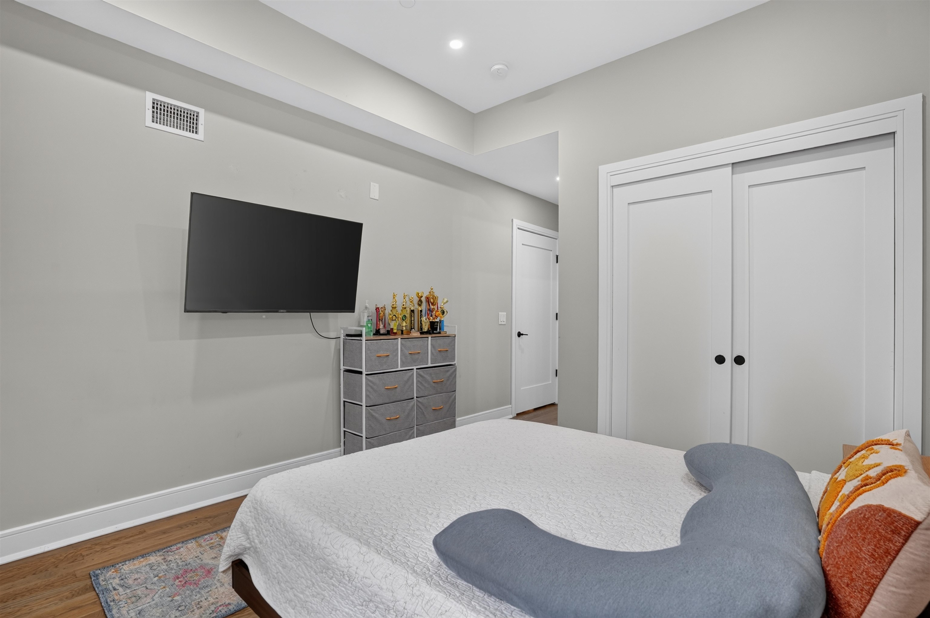 151 Webster Ave 201 Property Photo 4