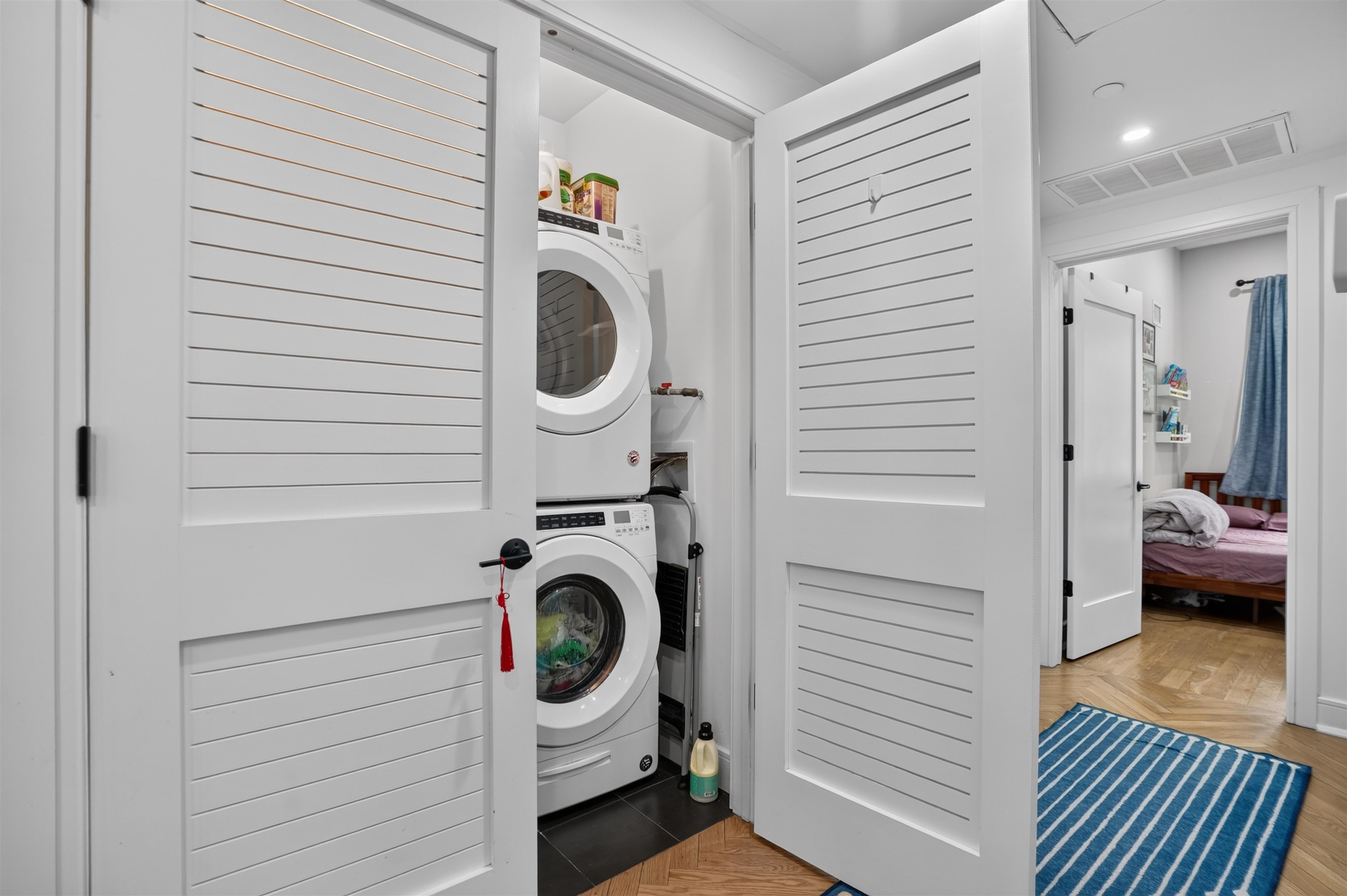 151 Webster Ave 201 Property Photo 18
