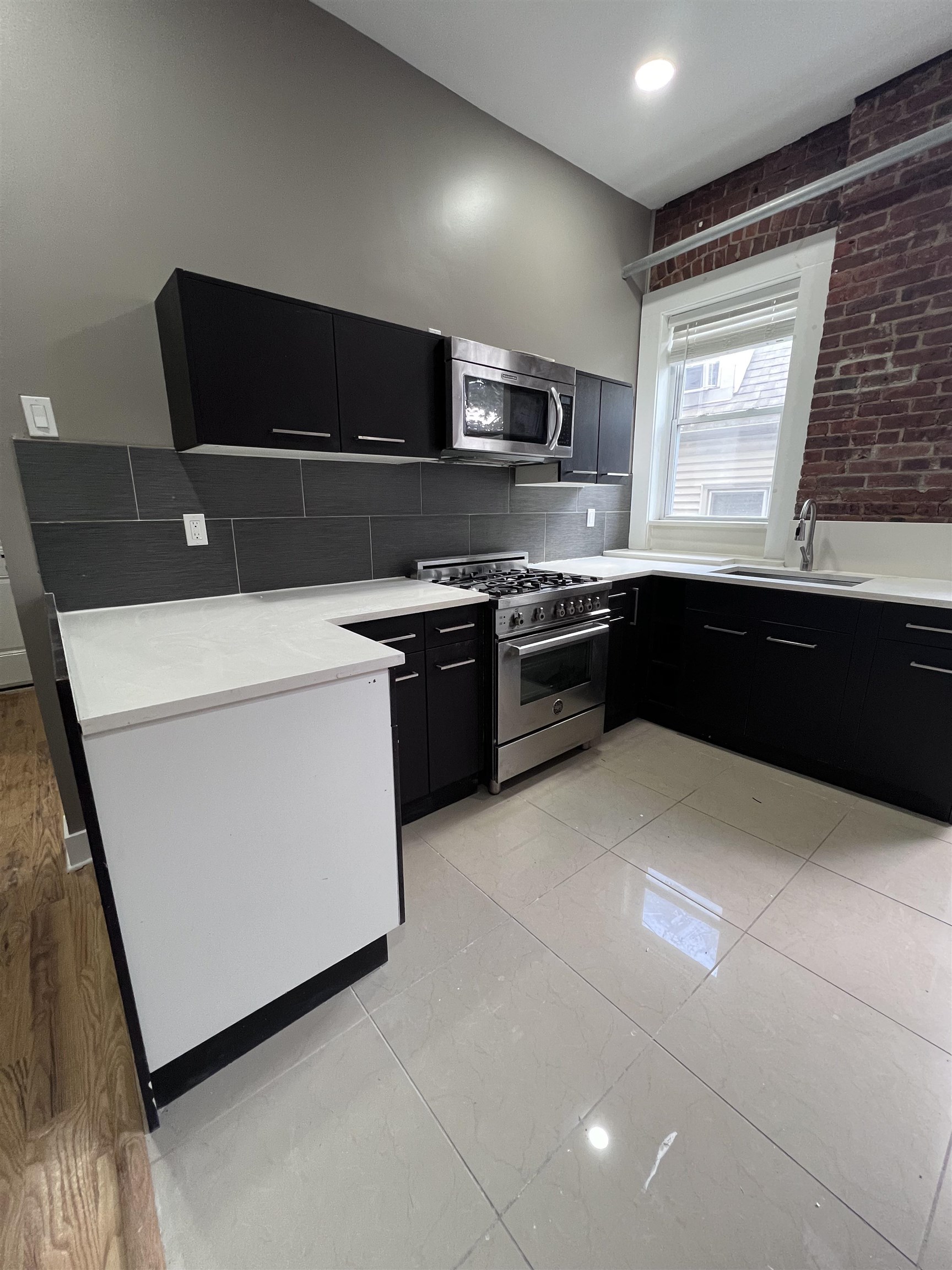 157 Midland Ave 2d Property Photo 3