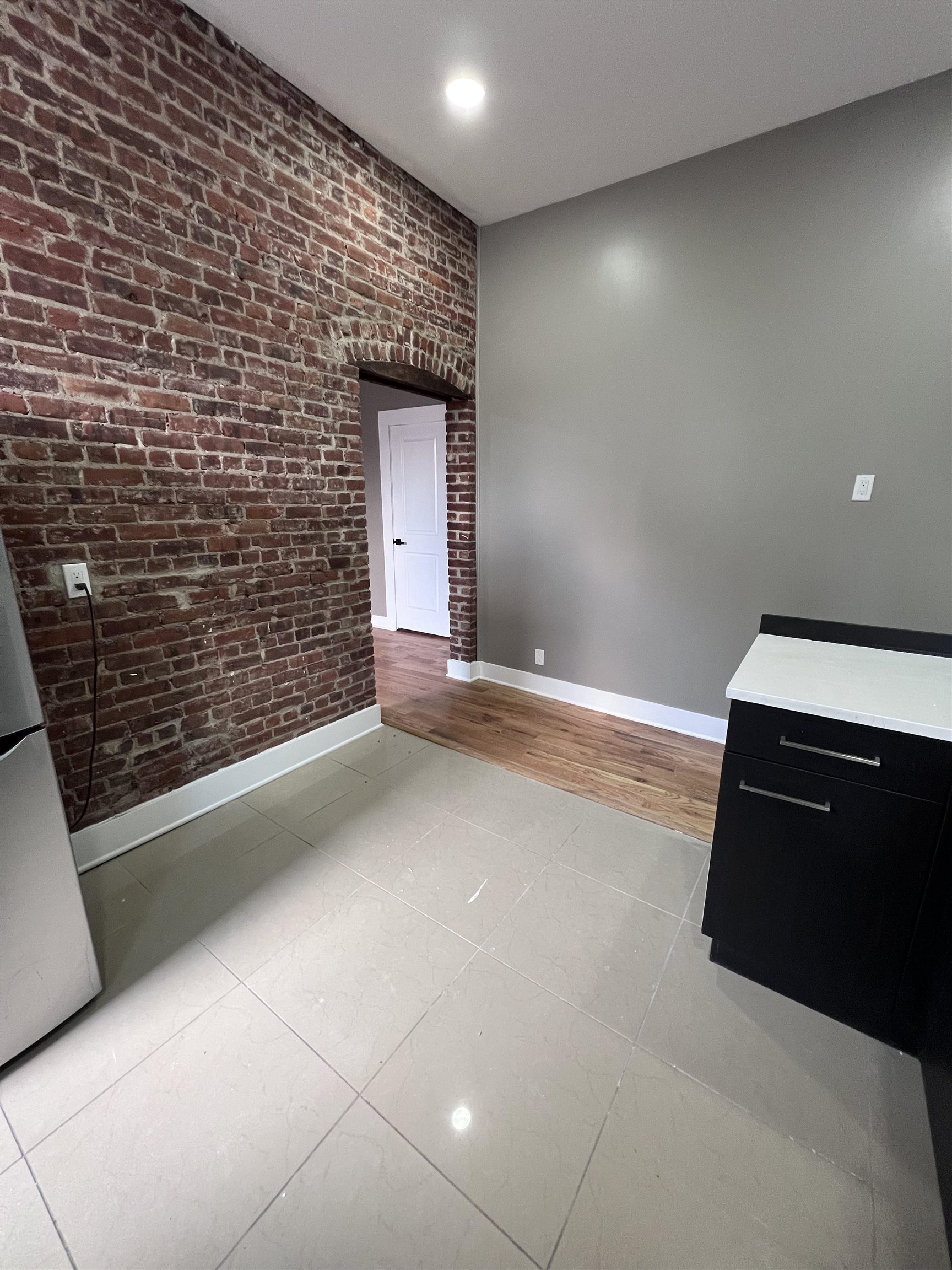 157 Midland Ave 2d Property Photo 5