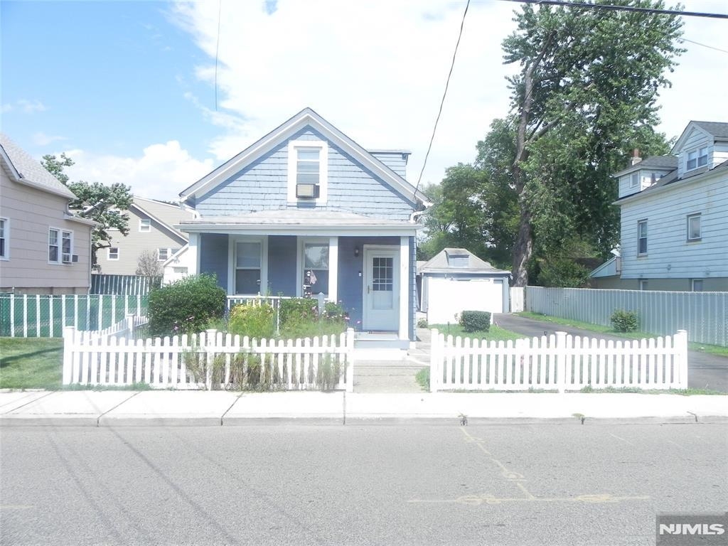 58 MARSHALL AVE Property Photo 1