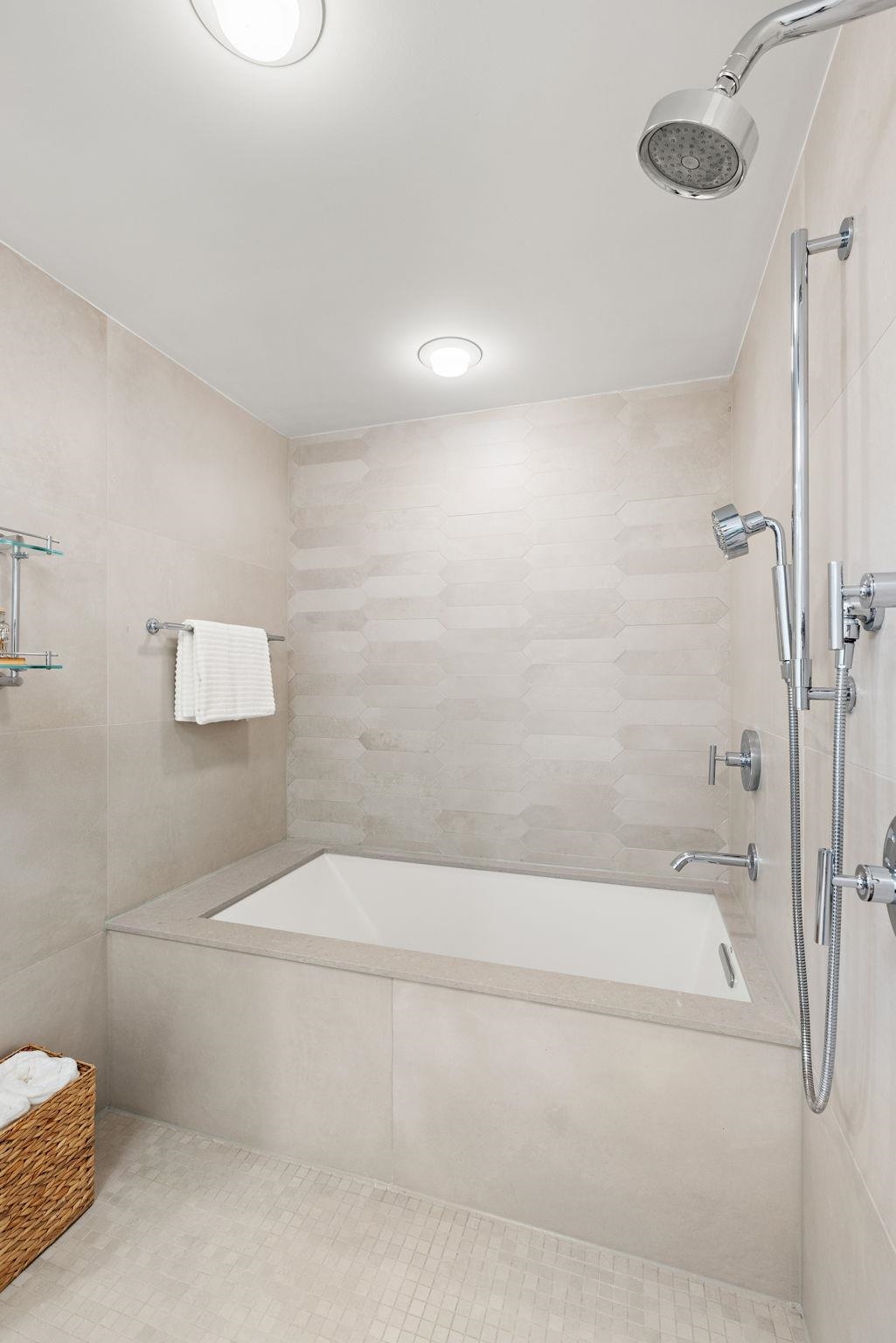 150 Henley Pl 213 Property Photo 21