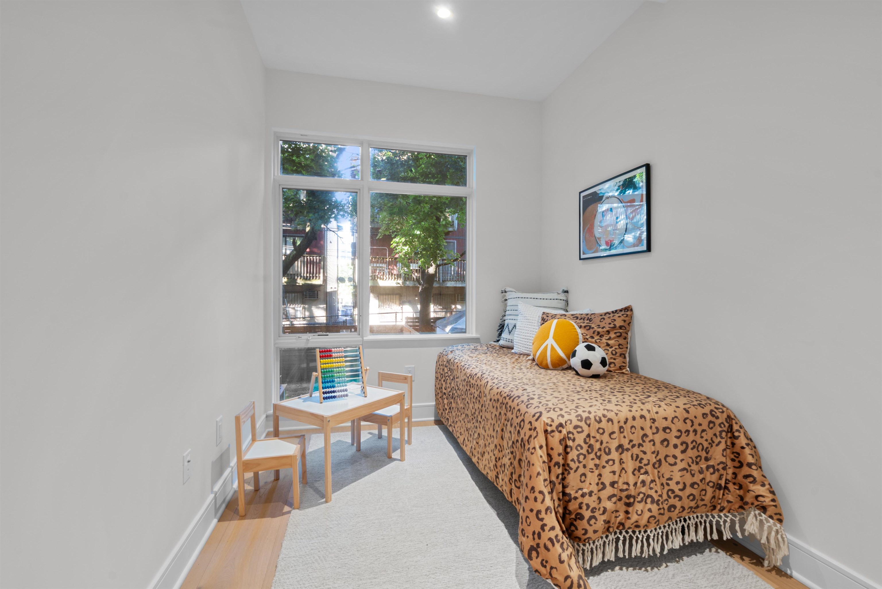 225 Montgomery St A Property Photo 12