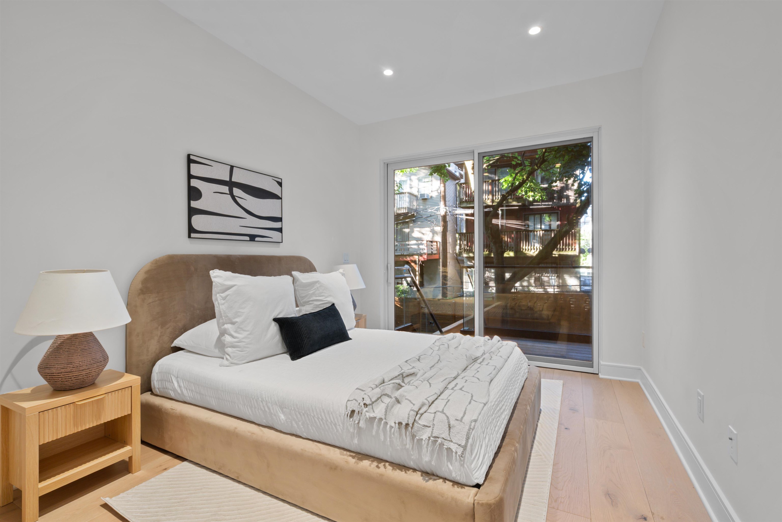225 Montgomery St A Property Photo 17