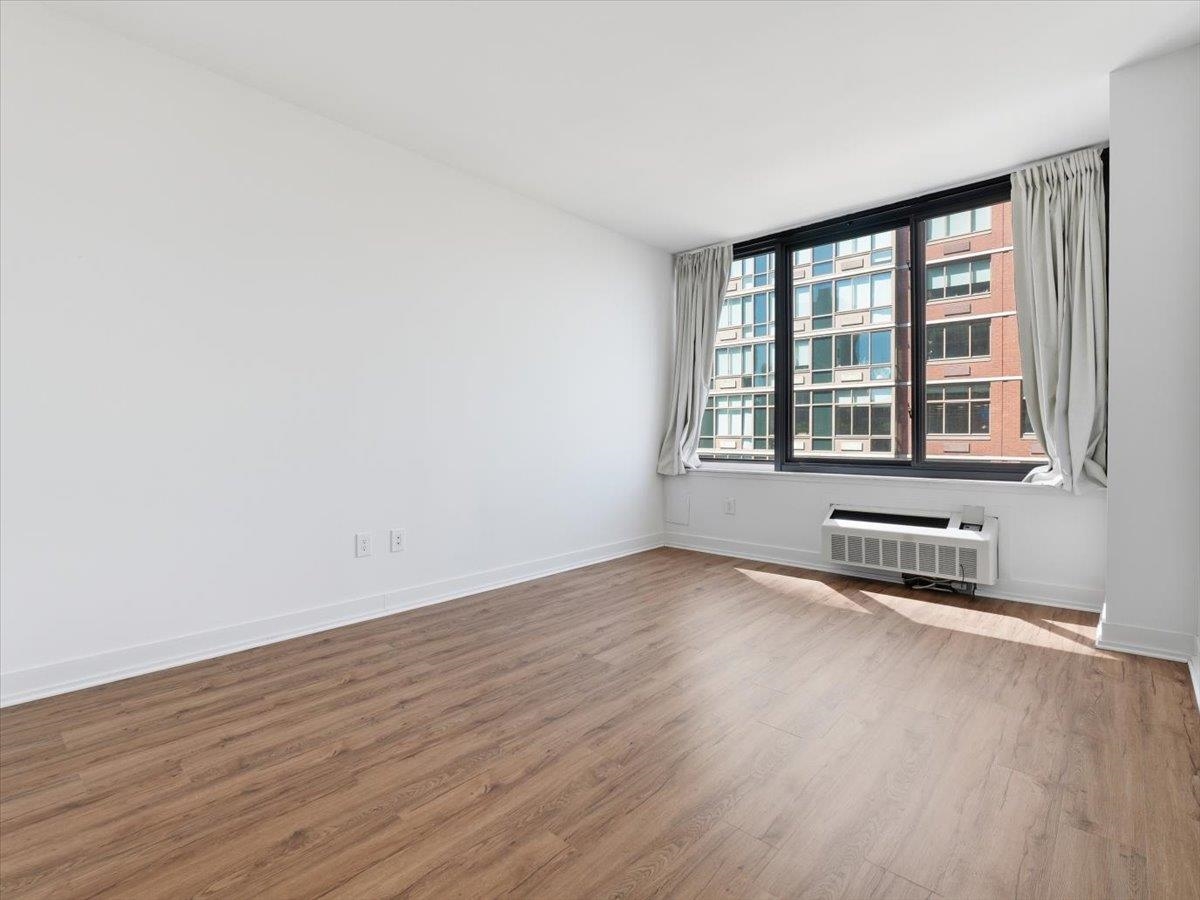 389 Washington St 7f Property Photo 14