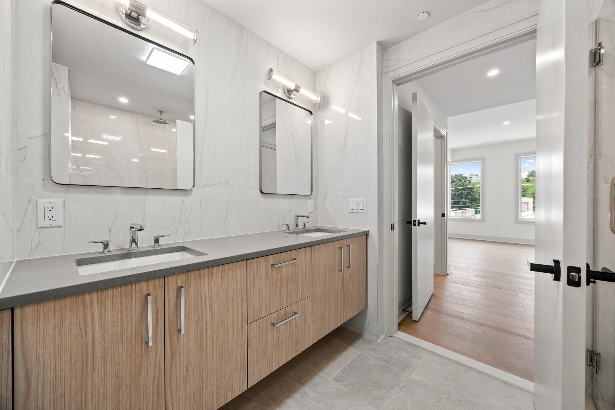 921 Madison St 508 Property Photo 12