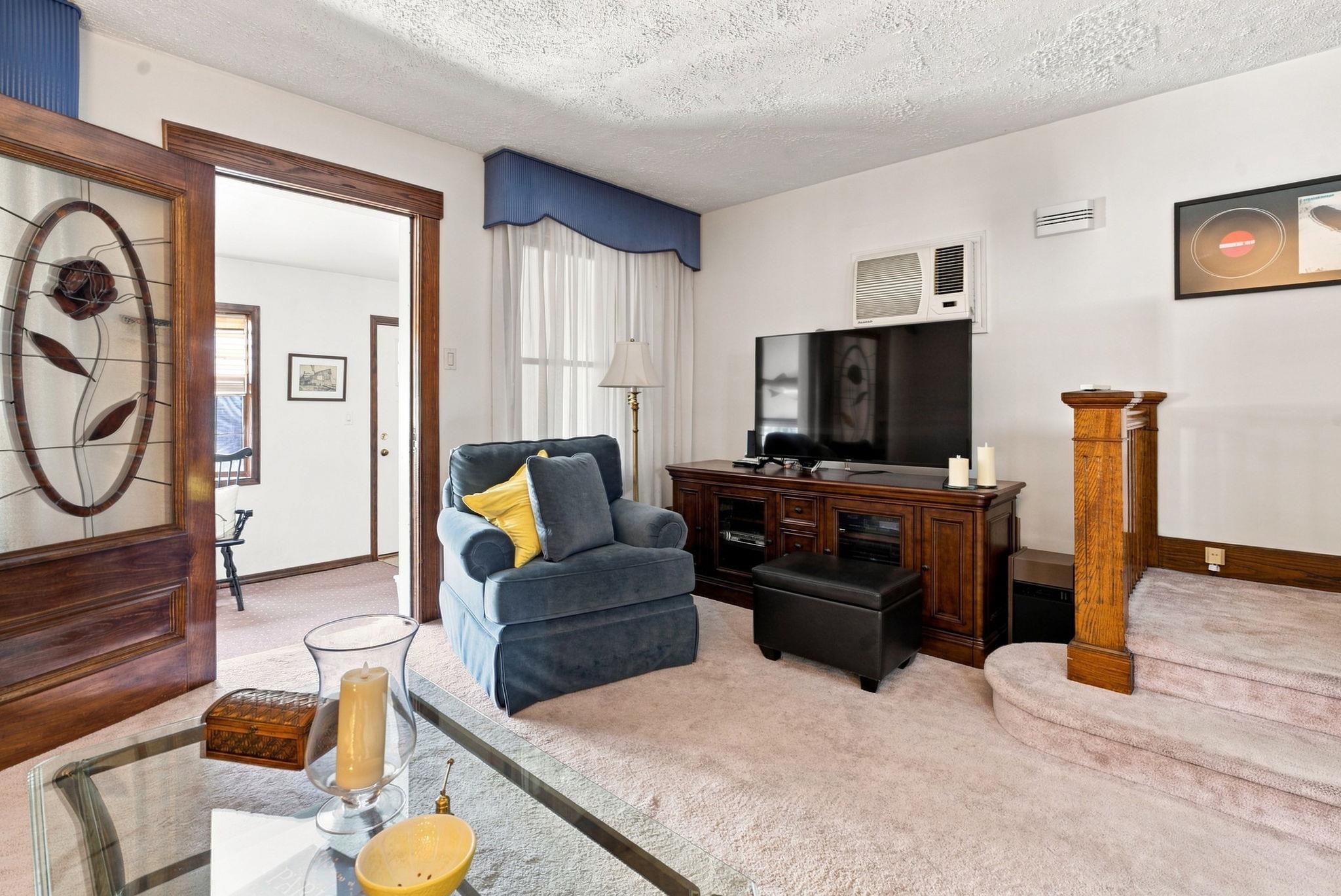 36 West 48th St Property Photo 8