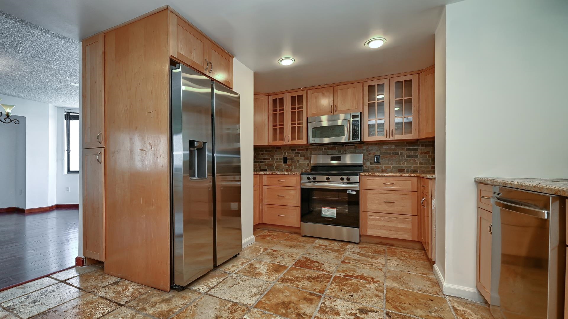 2140 Harmon Cove Tower 2140 Property Photo 4