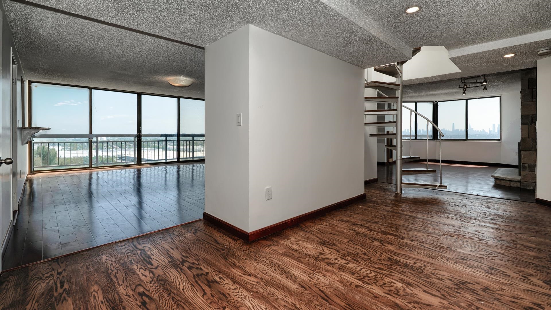 2140 Harmon Cove Tower 2140 Property Photo 7