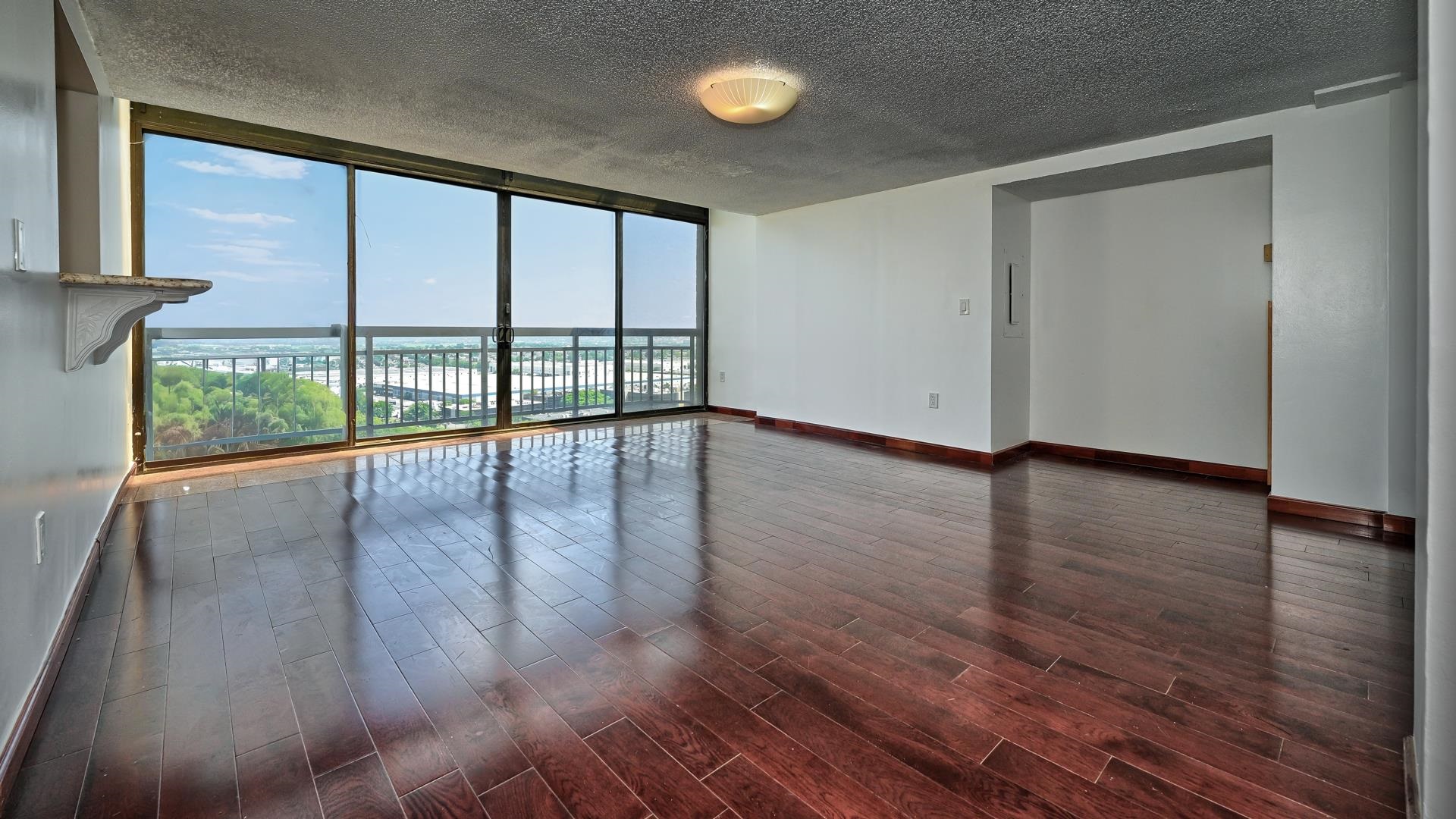 2140 Harmon Cove Tower 2140 Property Photo 9