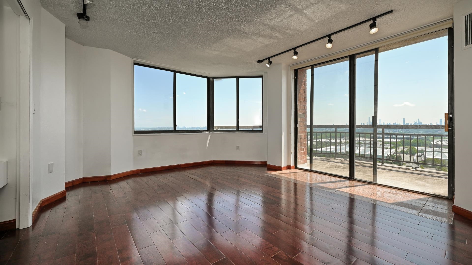 2140 Harmon Cove Tower 2140 Property Photo 11