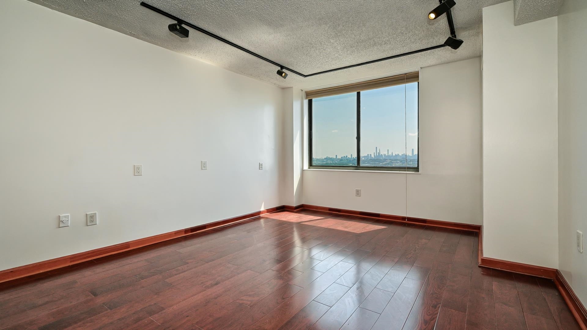 2140 Harmon Cove Tower 2140 Property Photo 12