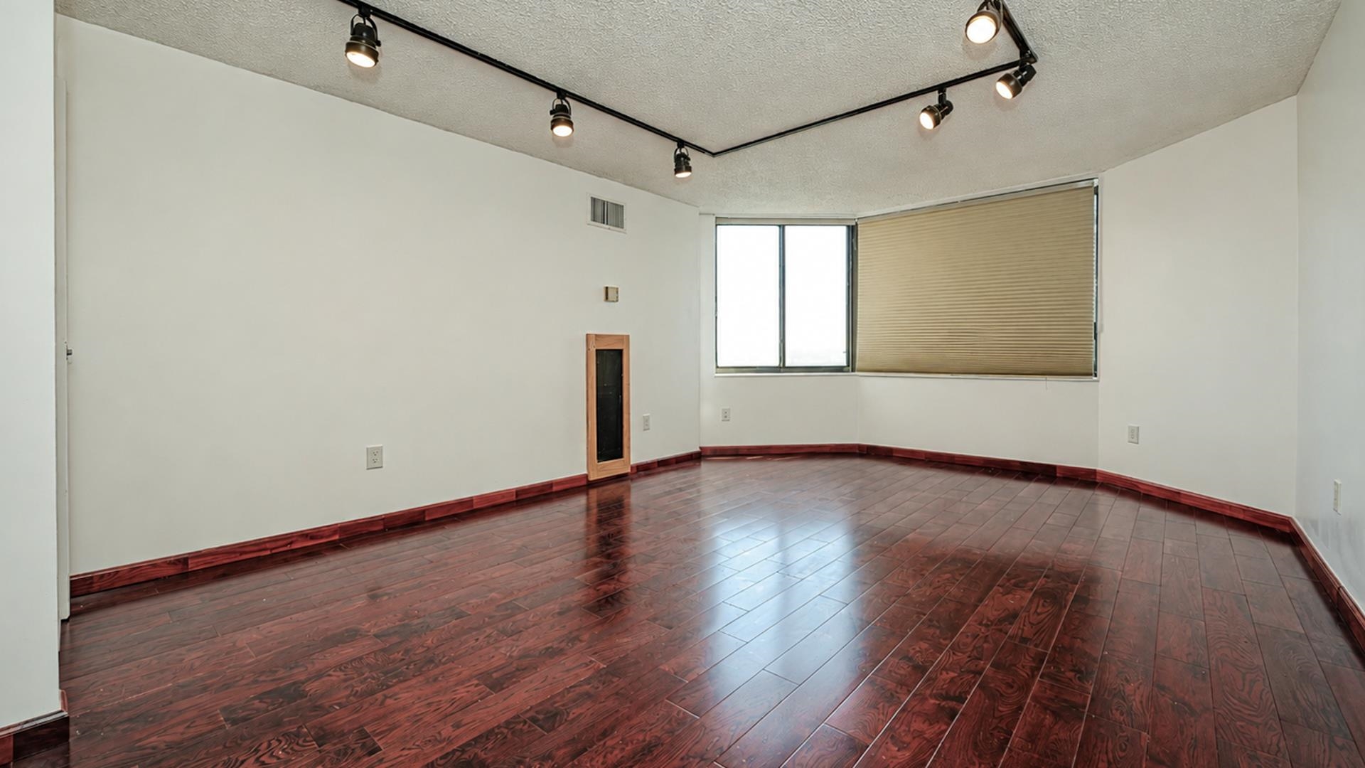 2140 Harmon Cove Tower 2140 Property Photo 13