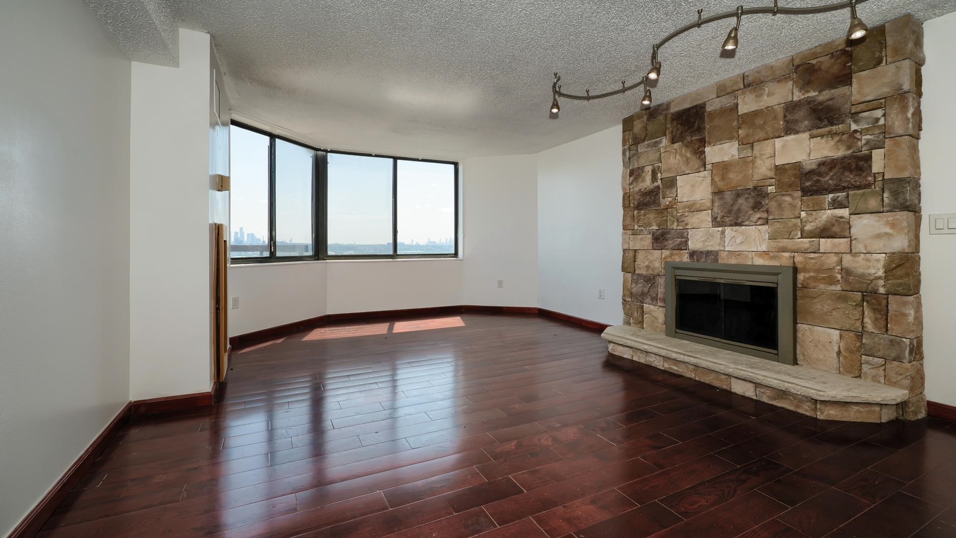 2140 Harmon Cove Tower 2140 Property Photo 15