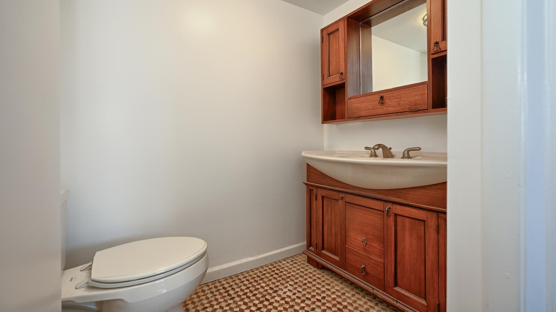 2140 Harmon Cove Tower 2140 Property Photo 16