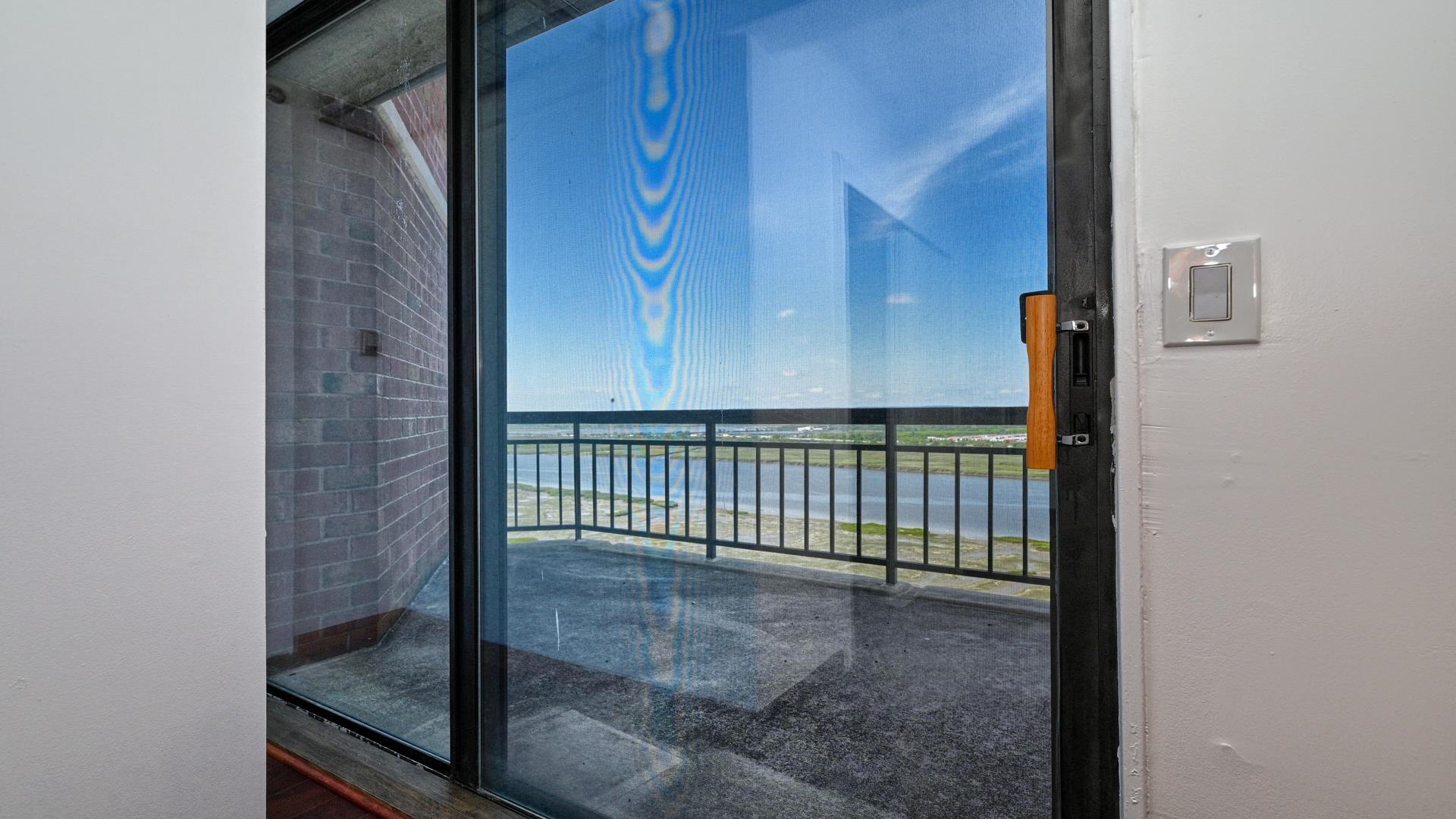 2140 Harmon Cove Tower 2140 Property Photo 22