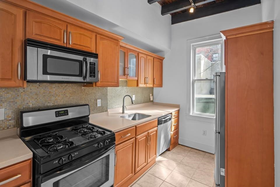 807 Garden St Property Photo 3
