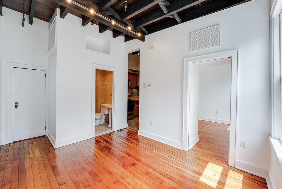 807 Garden St Property Photo 10