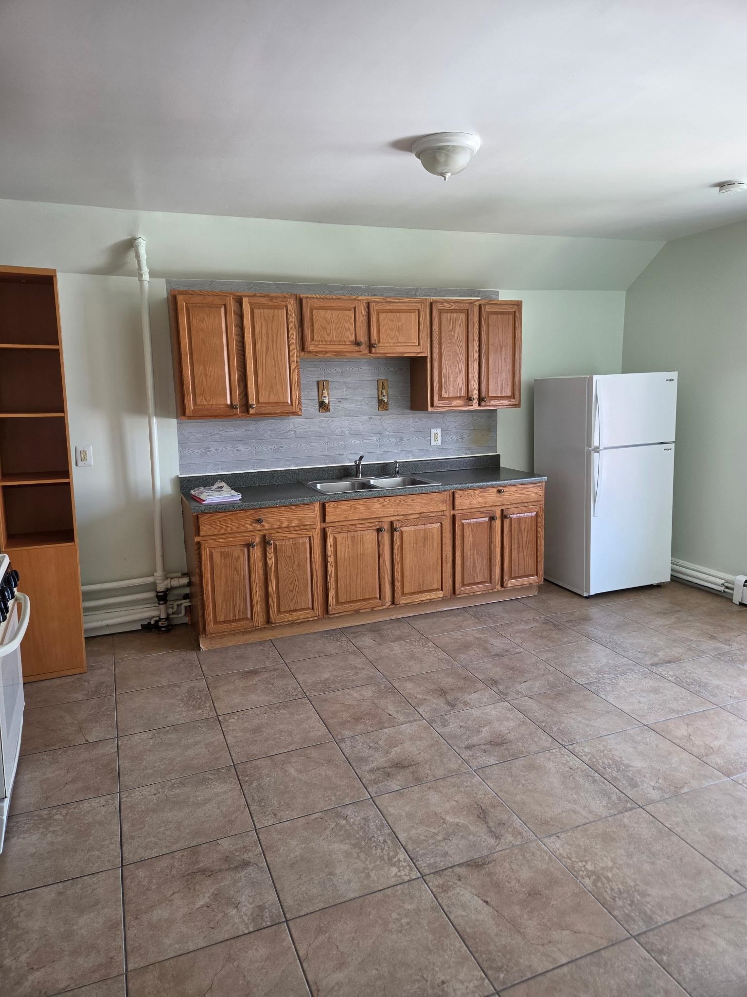818 Madison Ave 3 Property Photo 2