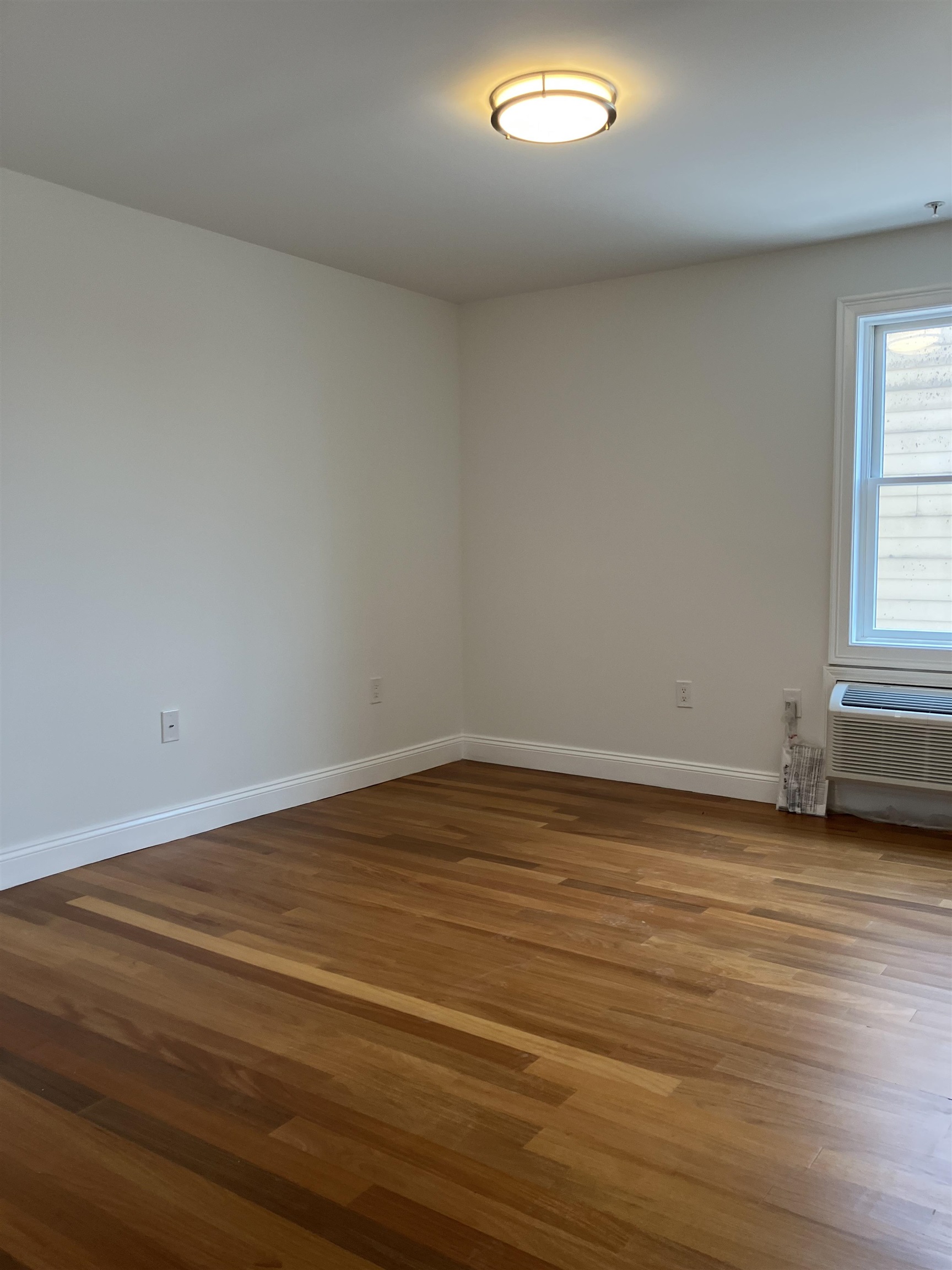 315 7th St 403 Property Photo 7