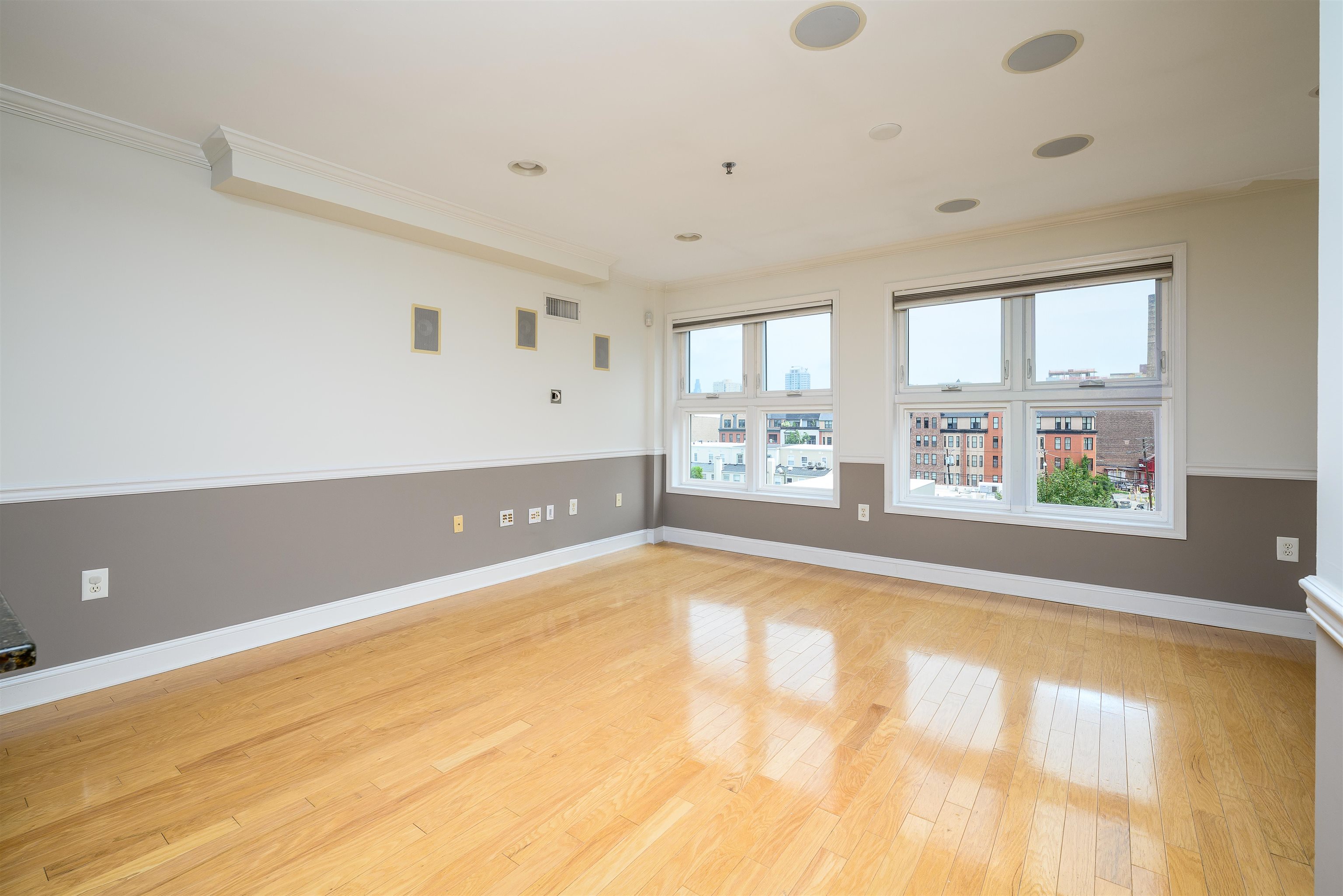 70 Adams St 5f Property Photo 2