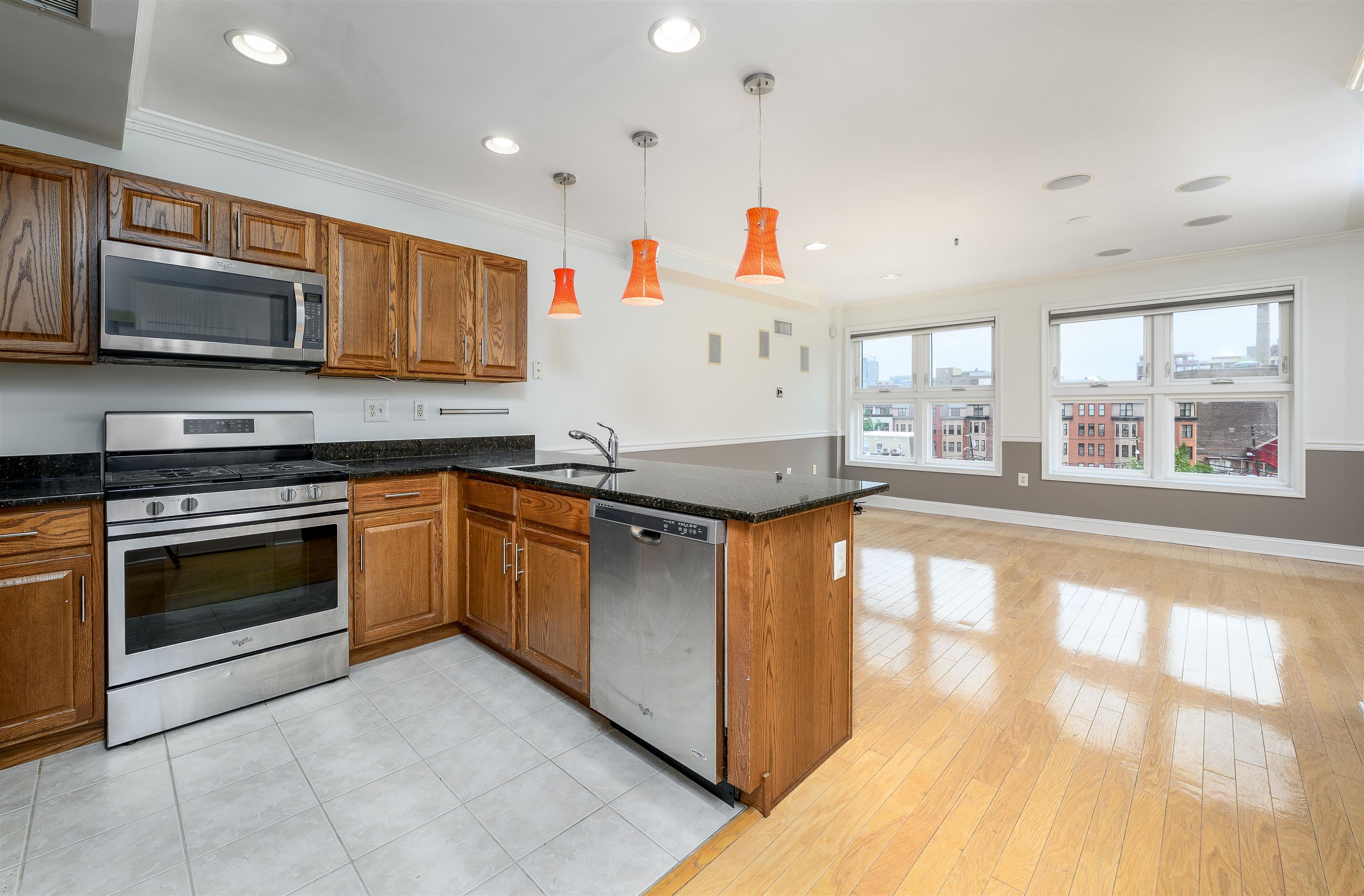 70 Adams St 5f Property Photo 7