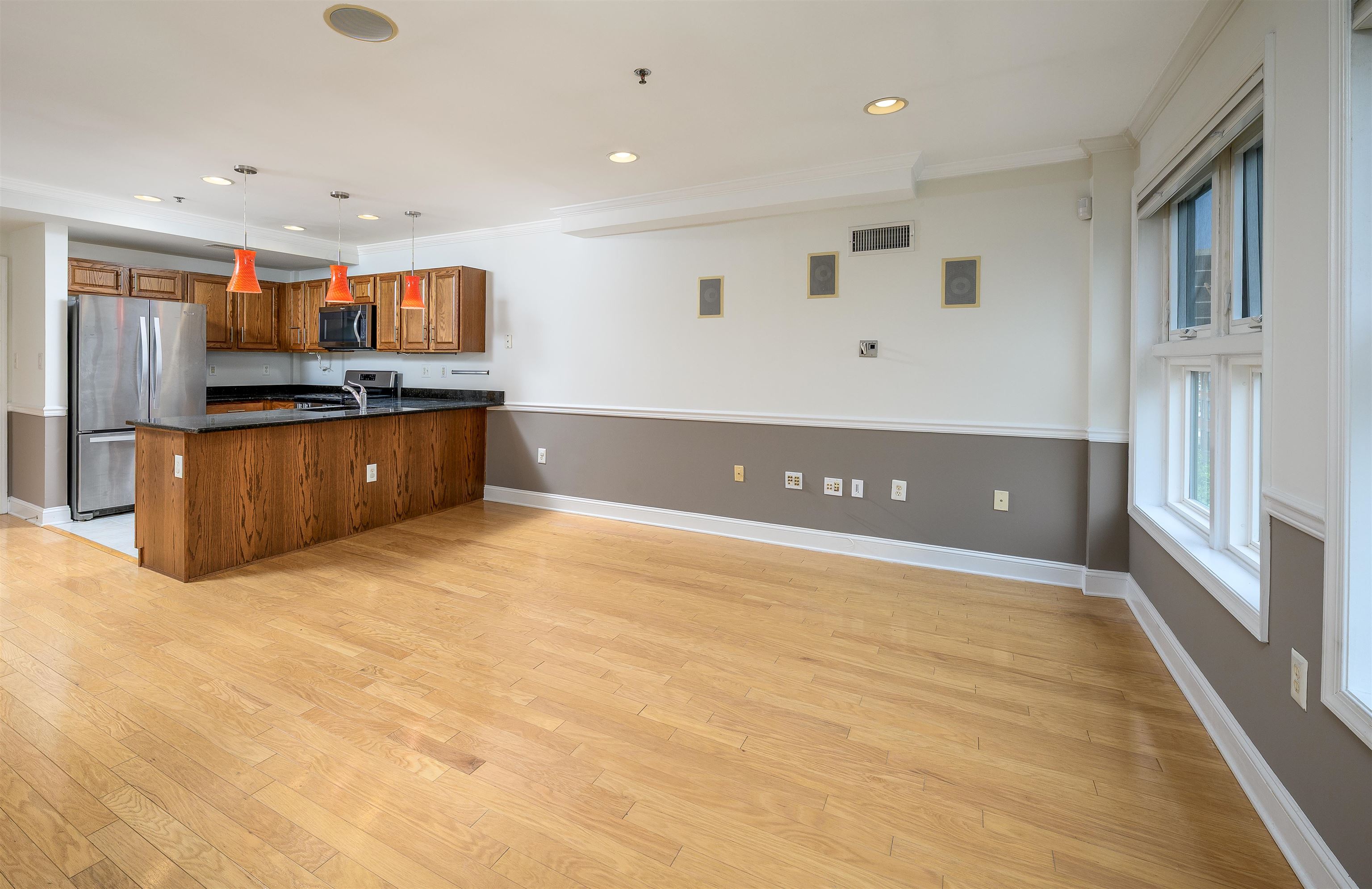 70 Adams St 5f Property Photo 8