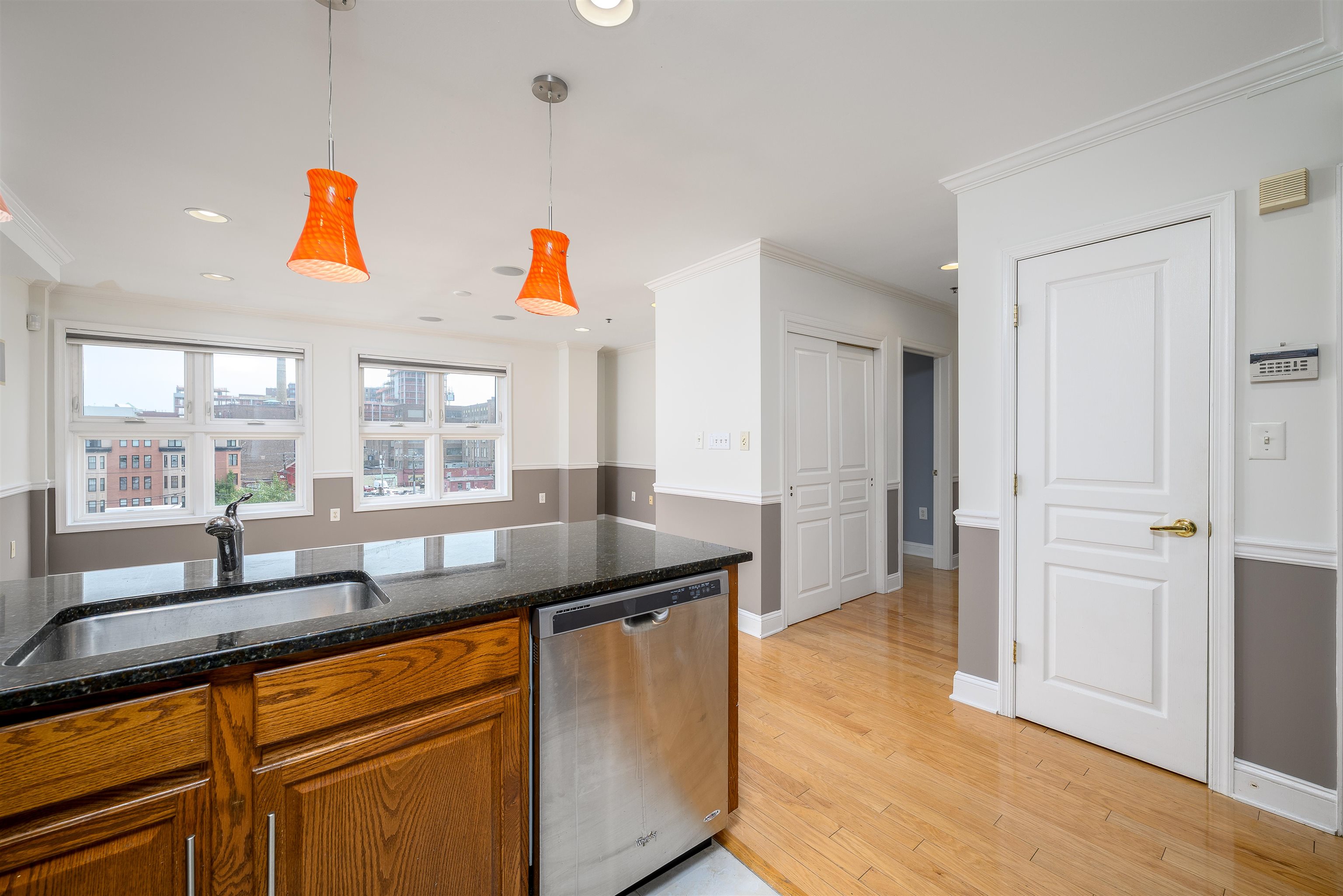 70 Adams St 5f Property Photo 12