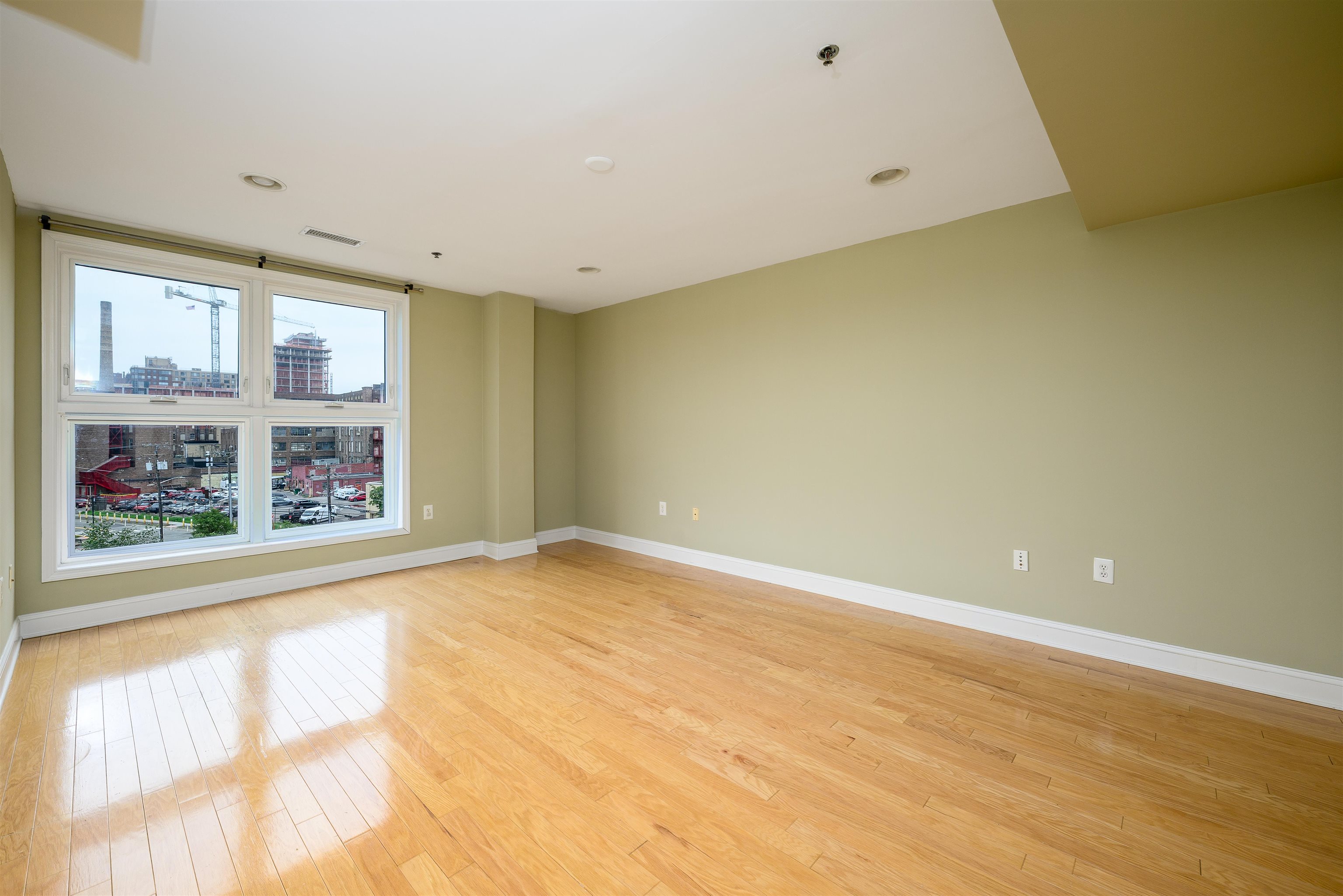 70 Adams St 5f Property Photo 21