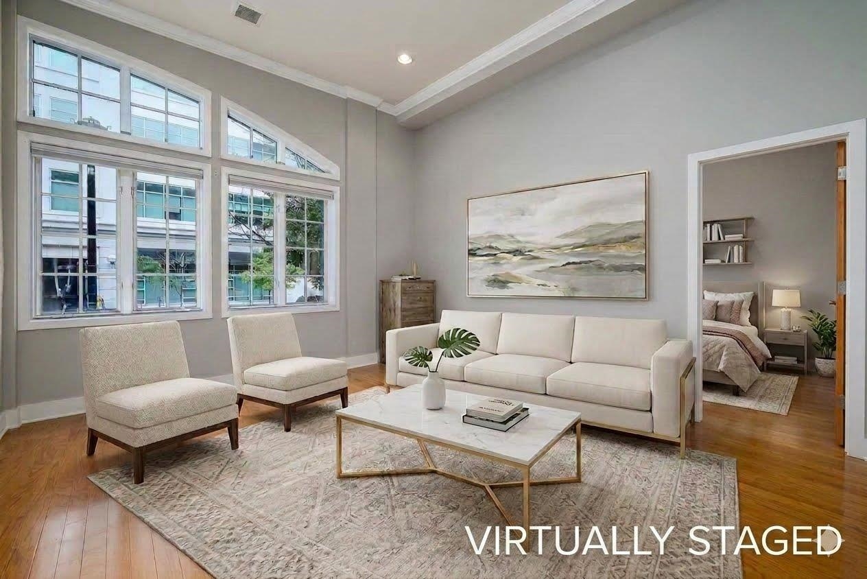 61 Grand St 1l Property Photo 3