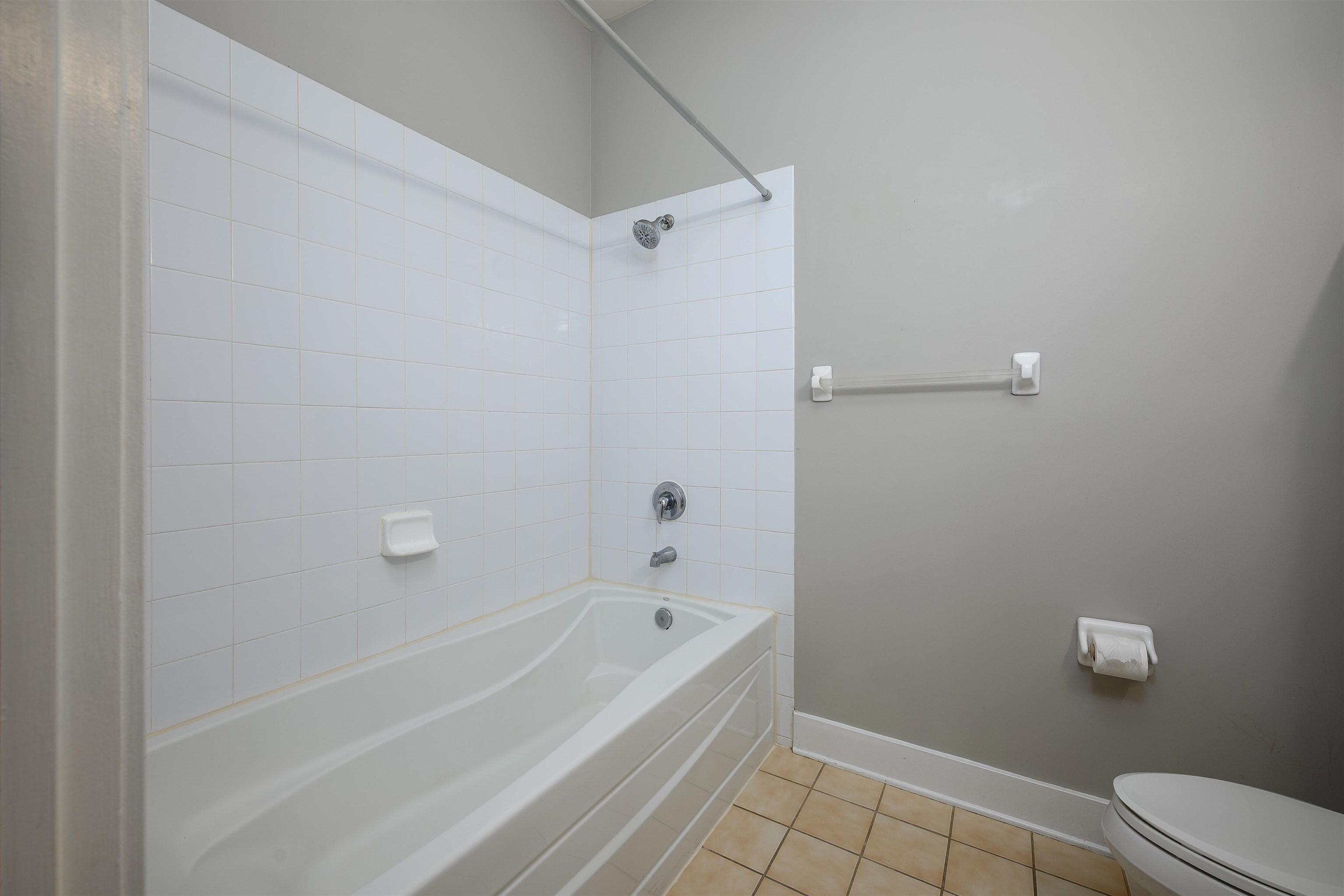 61 Grand St 1l Property Photo 15