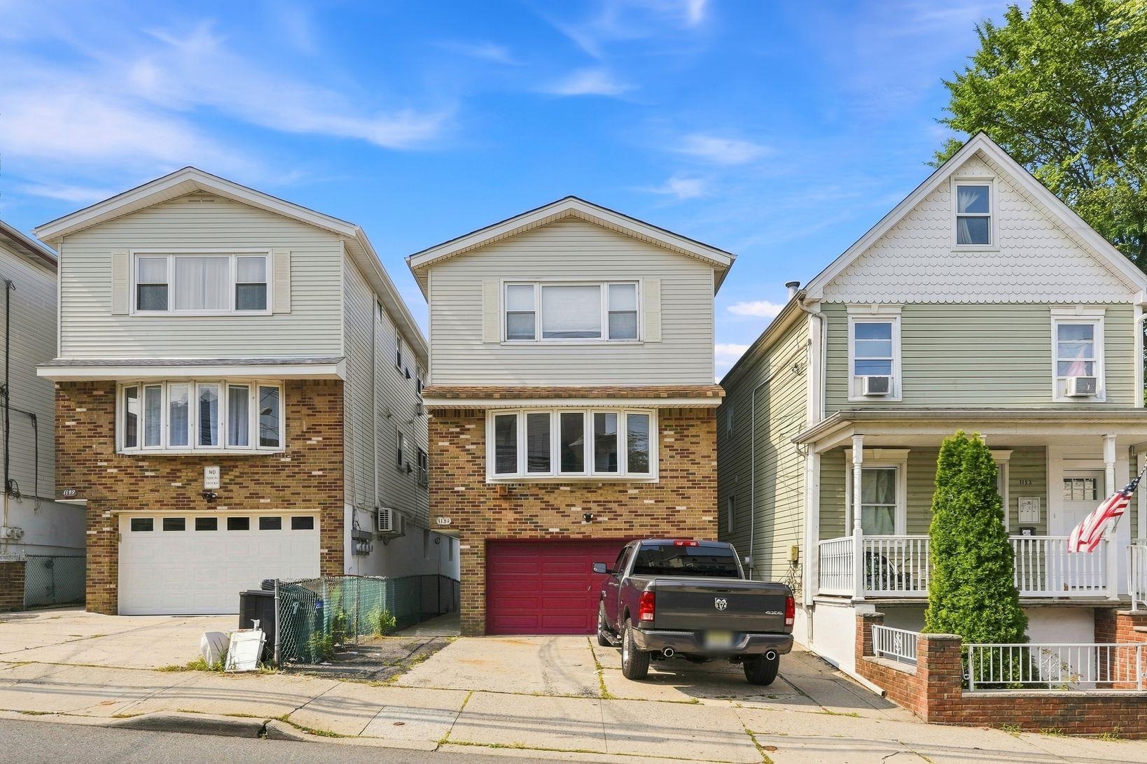 1151 51st St Property Photo 1