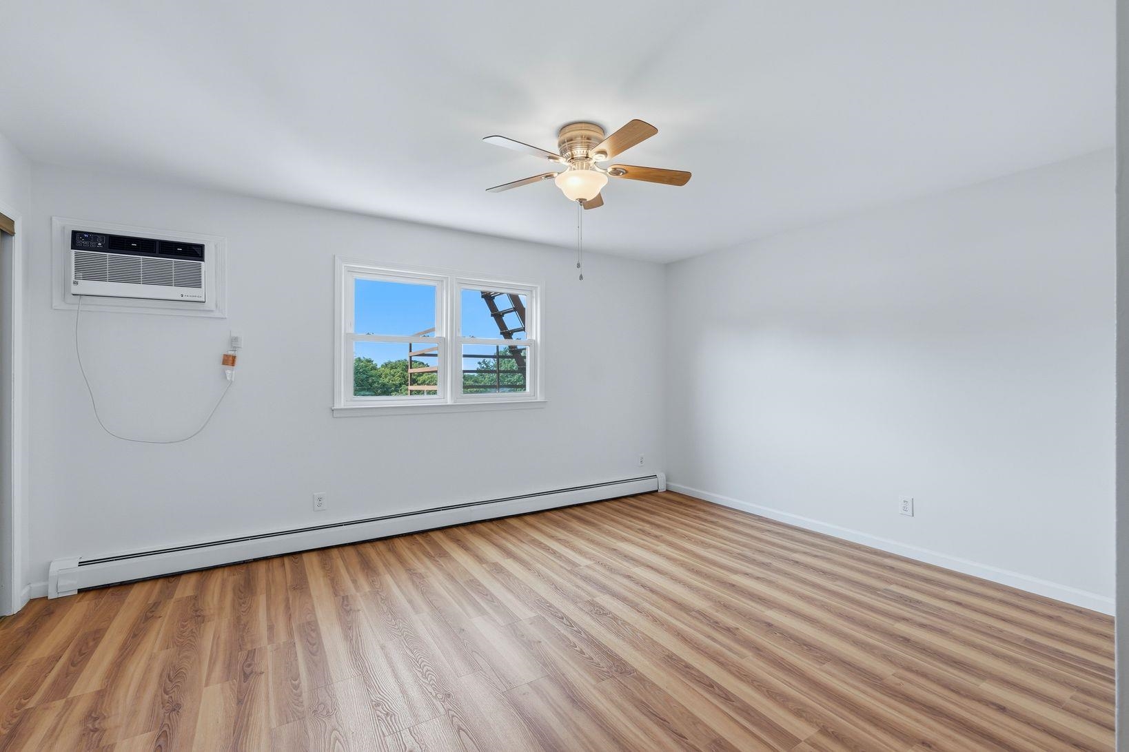 1151 51st St Property Photo 9