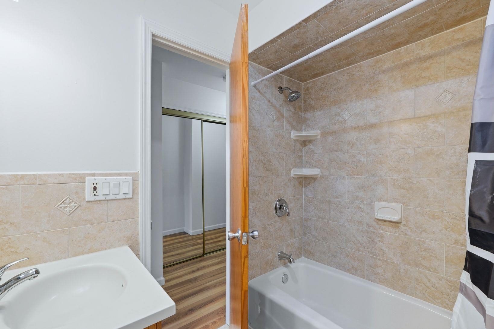 1151 51st St Property Photo 10