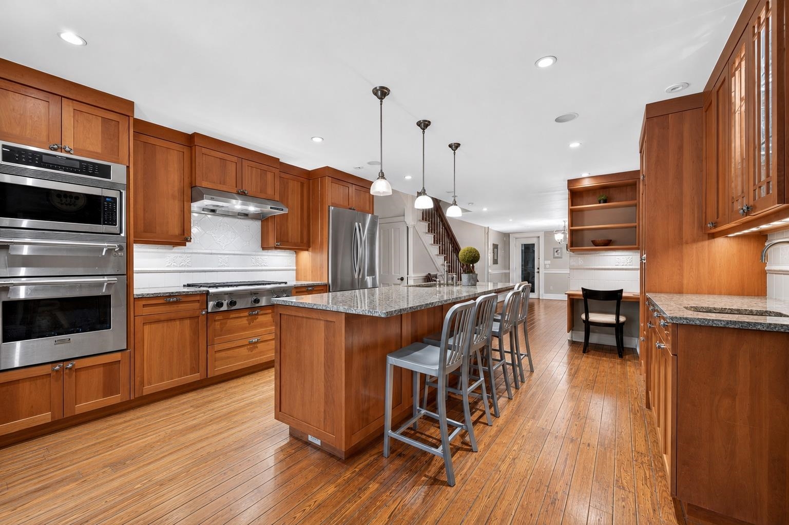 1009 Garden St Property Photo 8