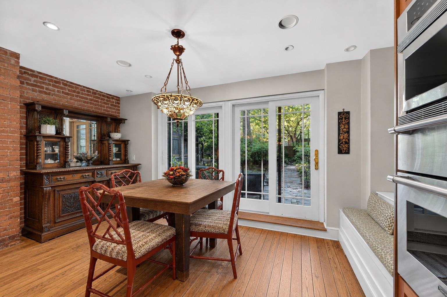 1009 Garden St Property Photo 10