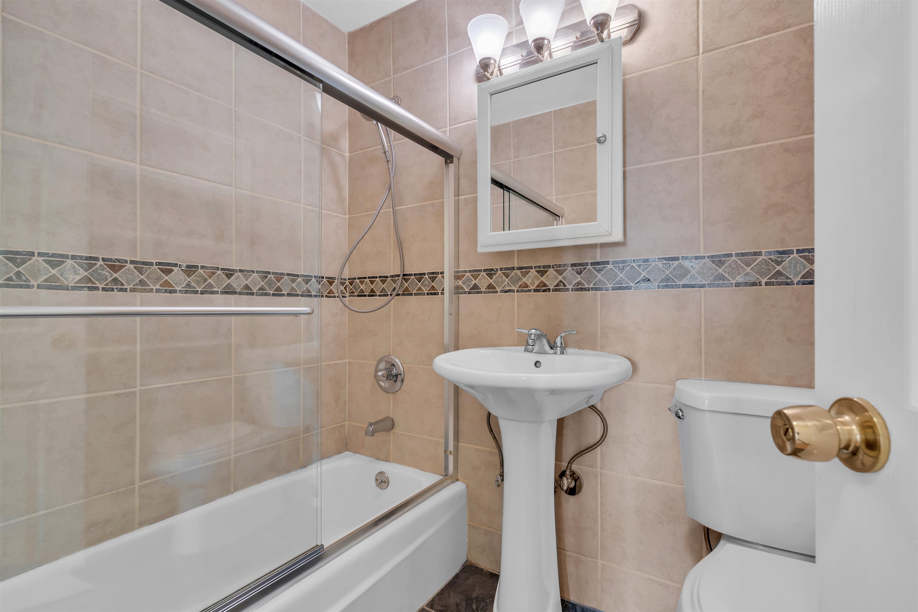 6600 Blvd East 11e Property Photo 12