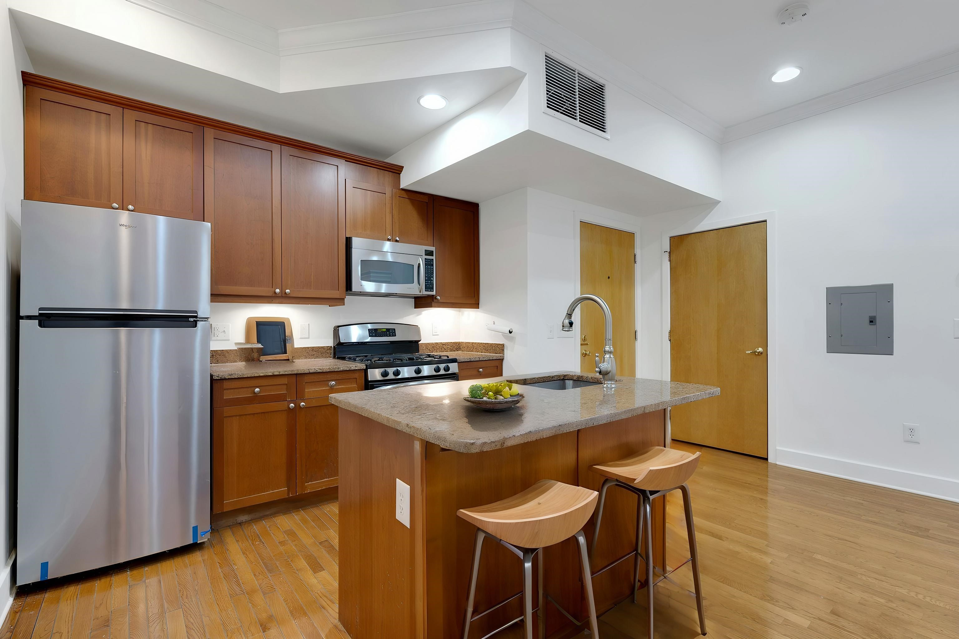 61 Grand St 2f Property Photo 3
