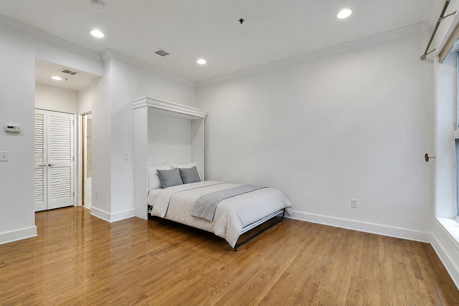 61 Grand St 2f Property Photo 12