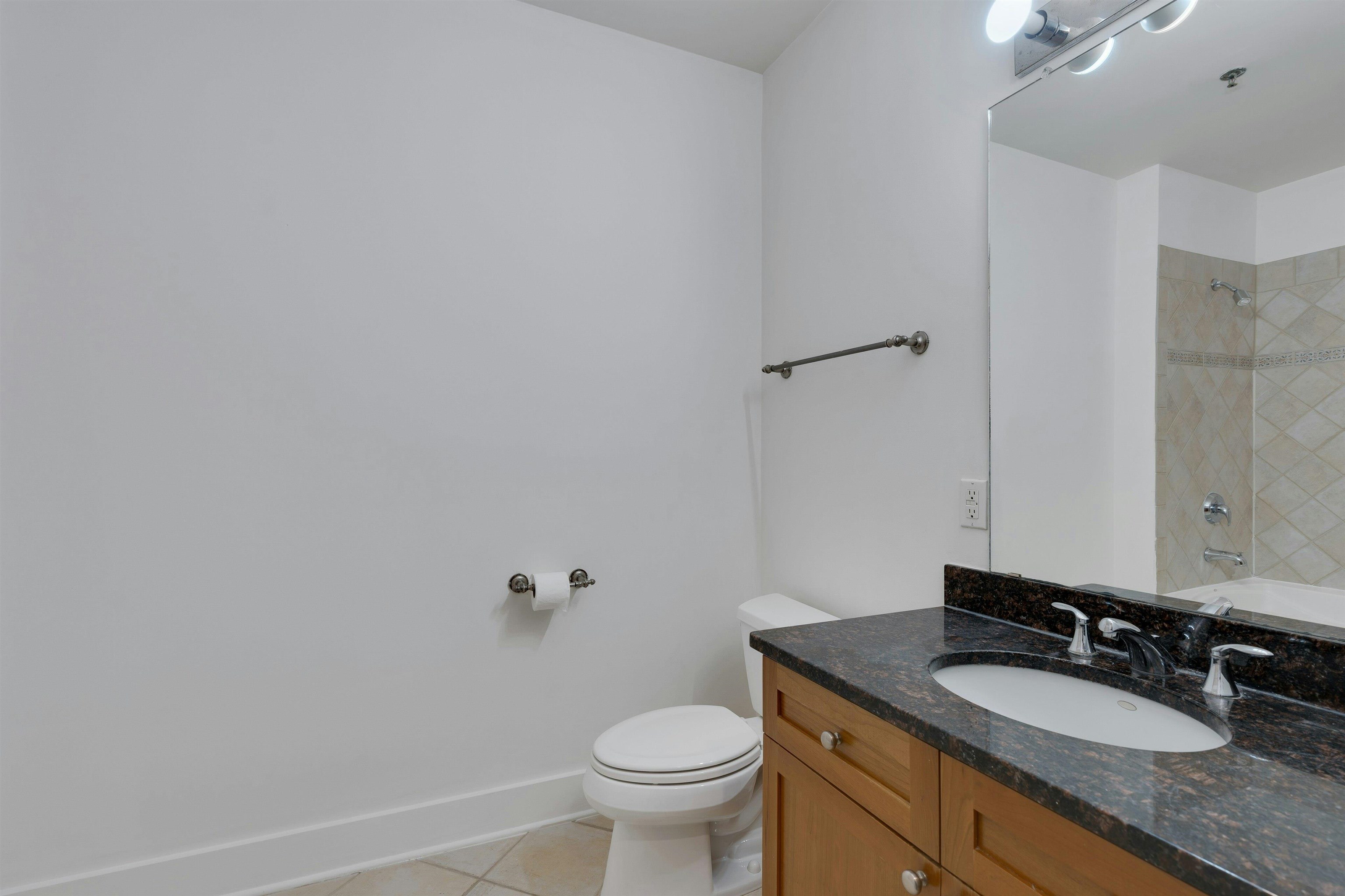 61 Grand St 2f Property Photo 16