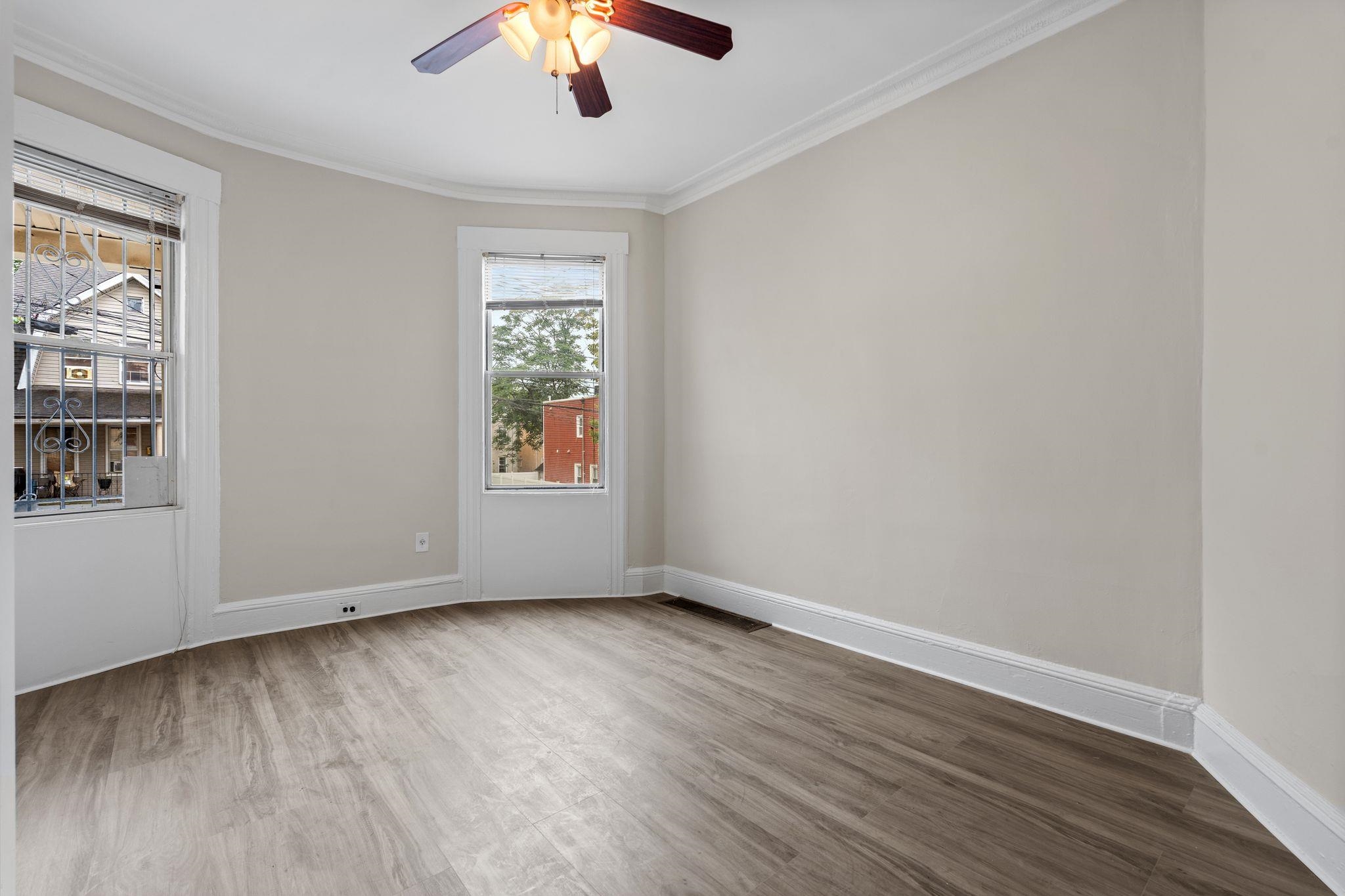 292 Claremont Ave 1st Floor Property Photo 8