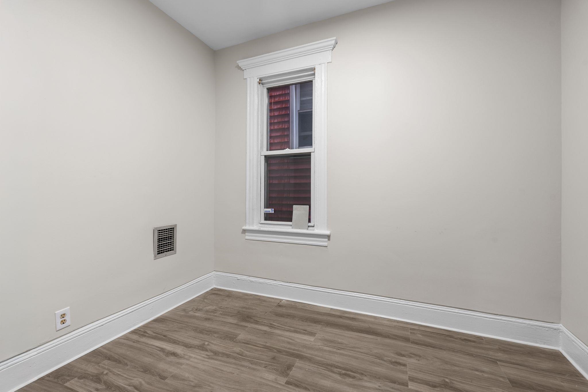292 Claremont Ave 1st Floor Property Photo 12